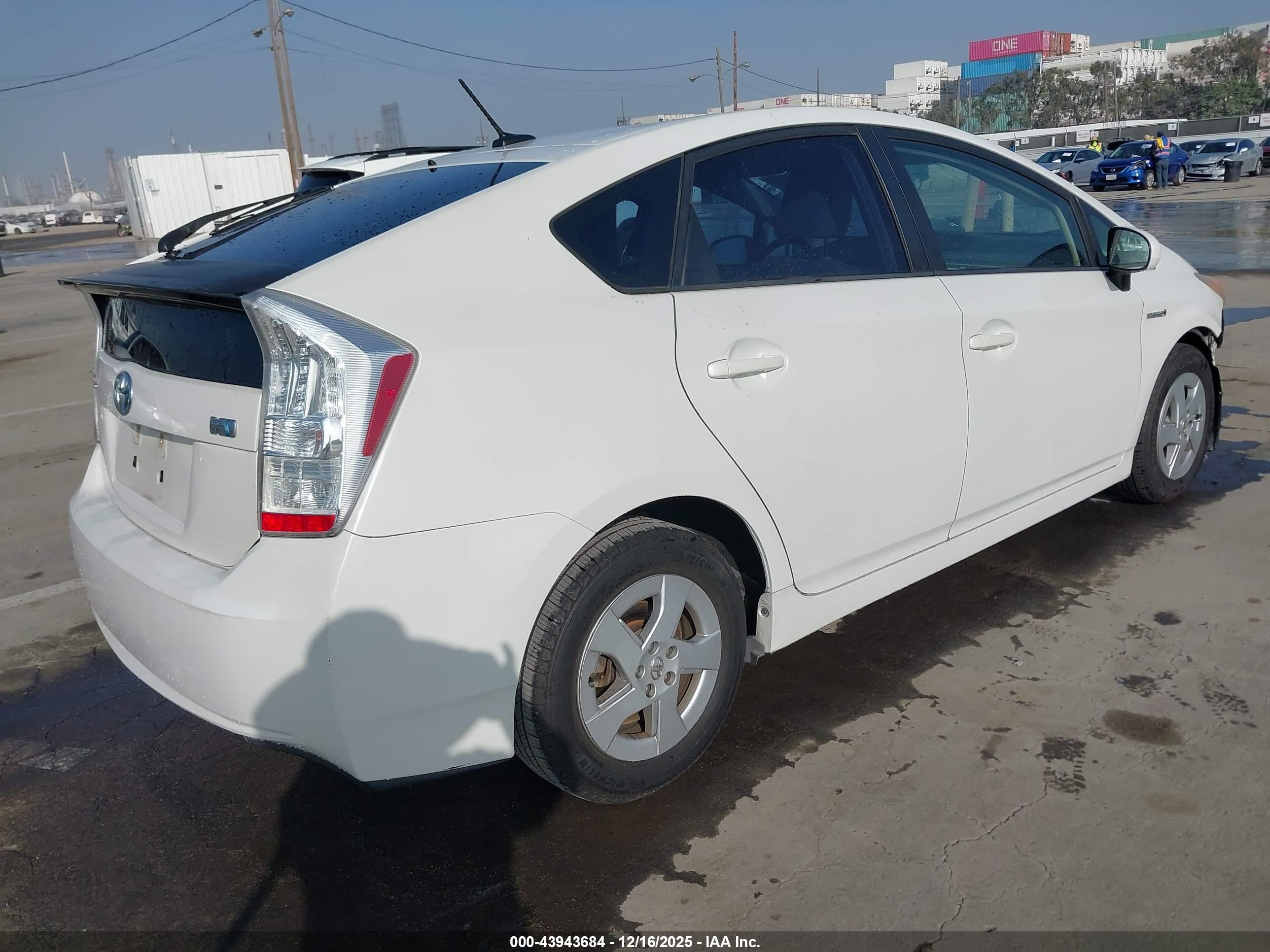 TOYOTA PRIUS image 4