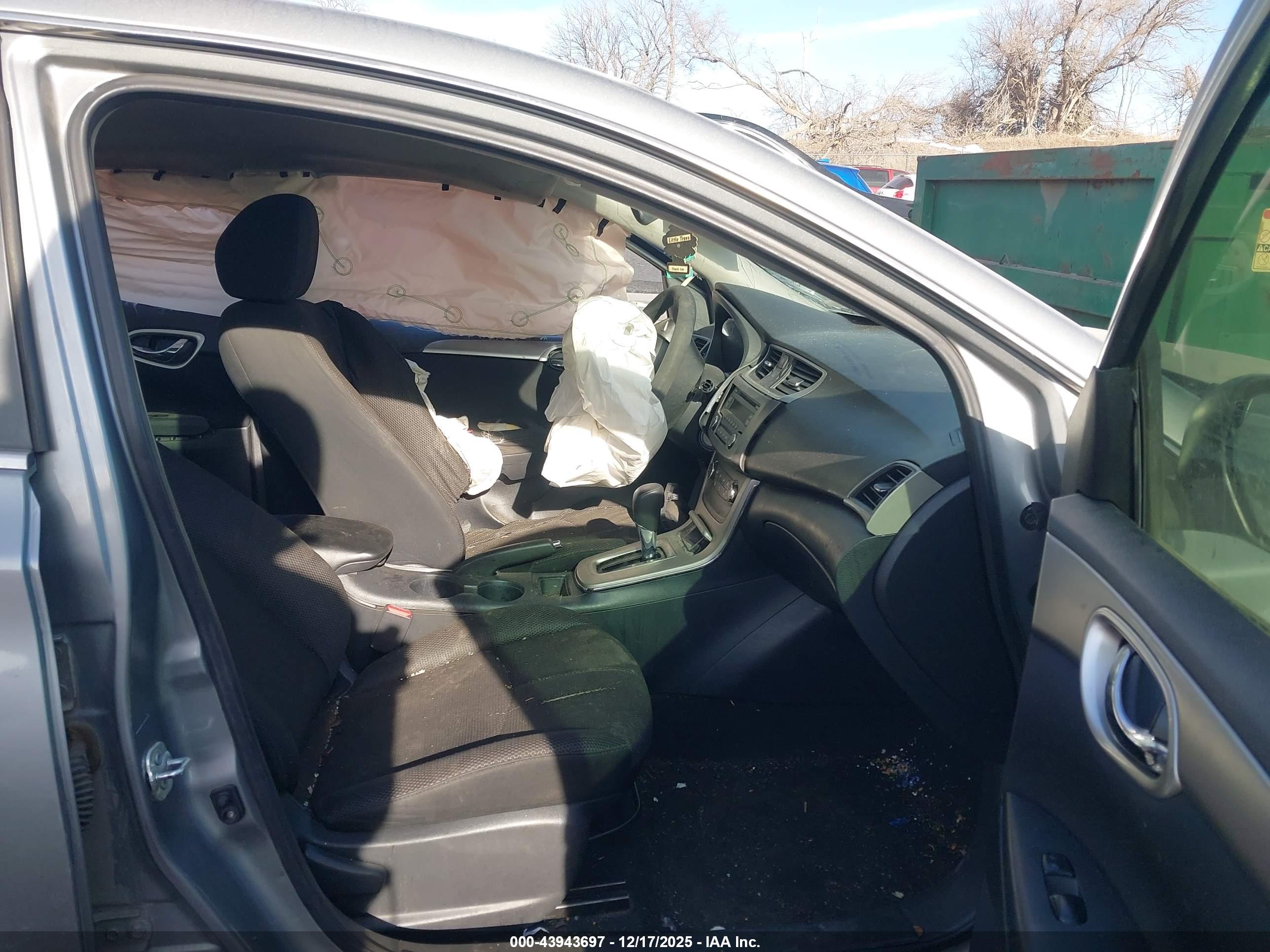 NISSAN SENTRA image 5