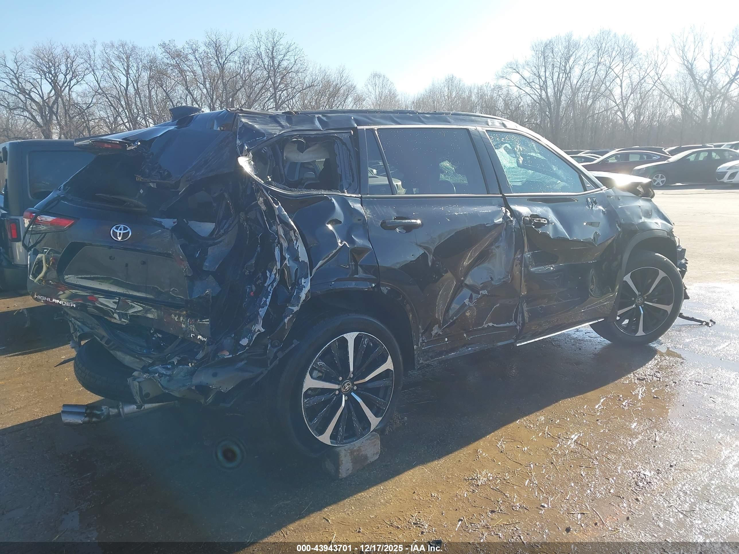 TOYOTA HIGHLANDER image 4