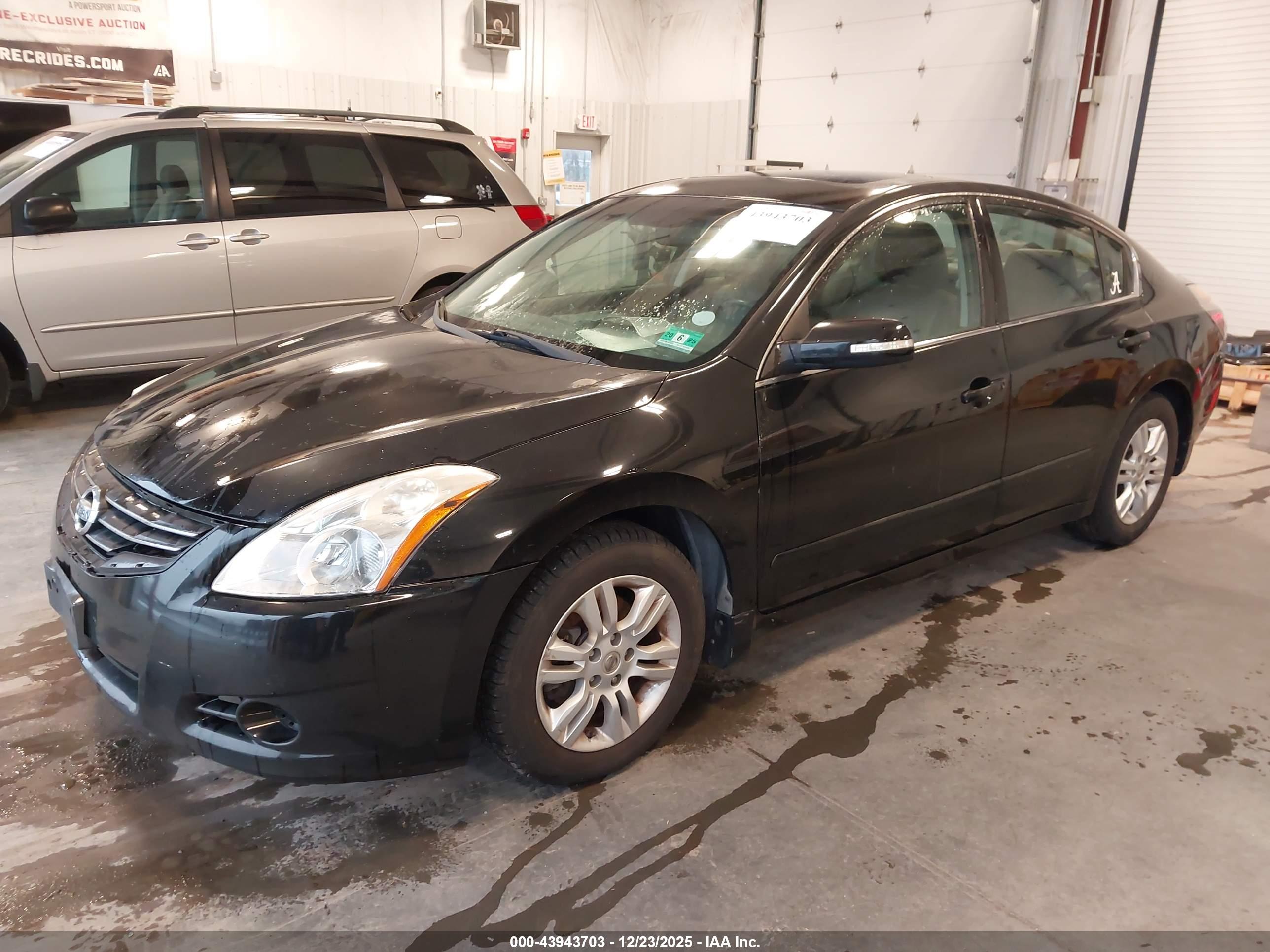 NISSAN ALTIMA image 2
