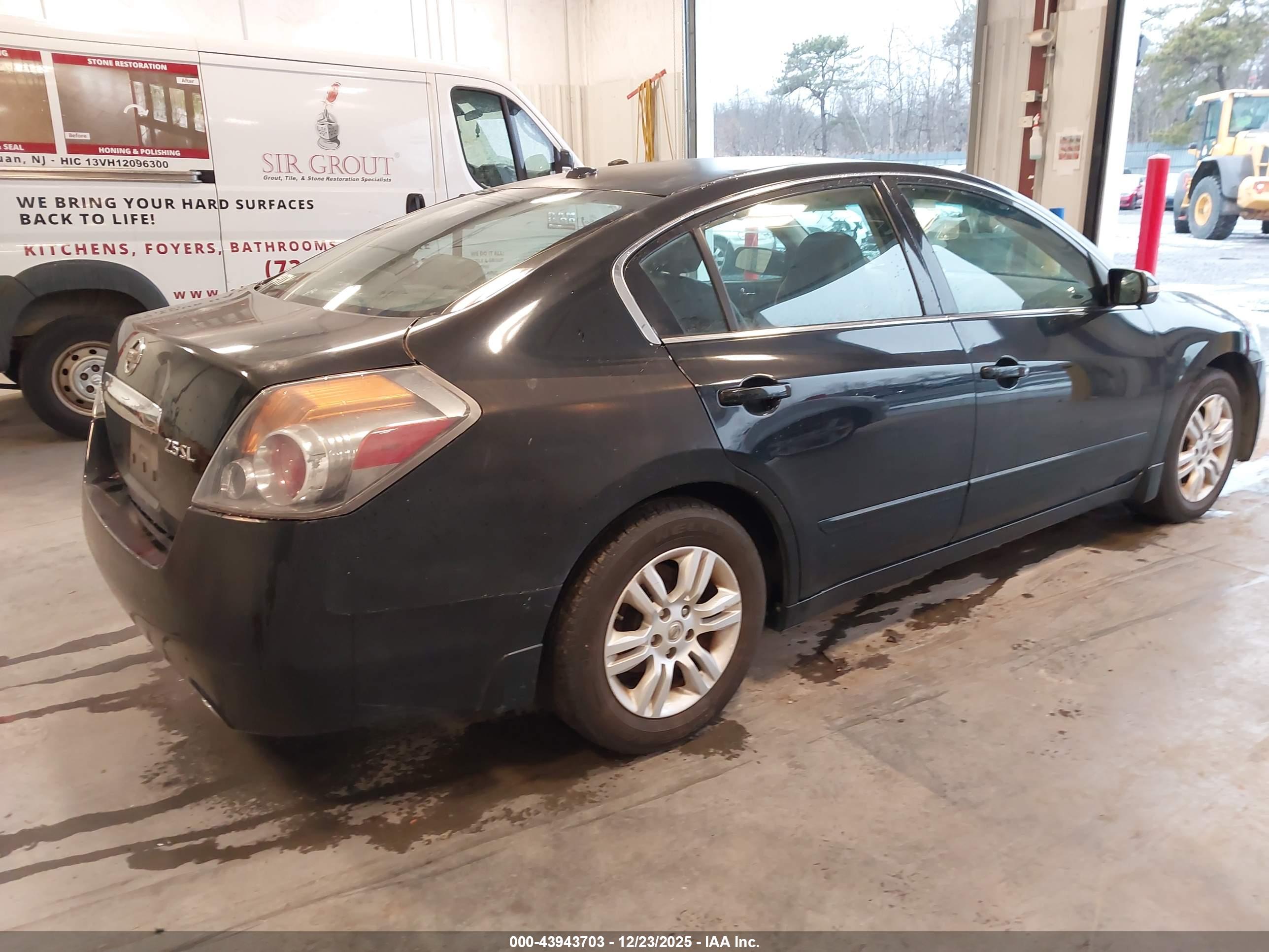 NISSAN ALTIMA image 4
