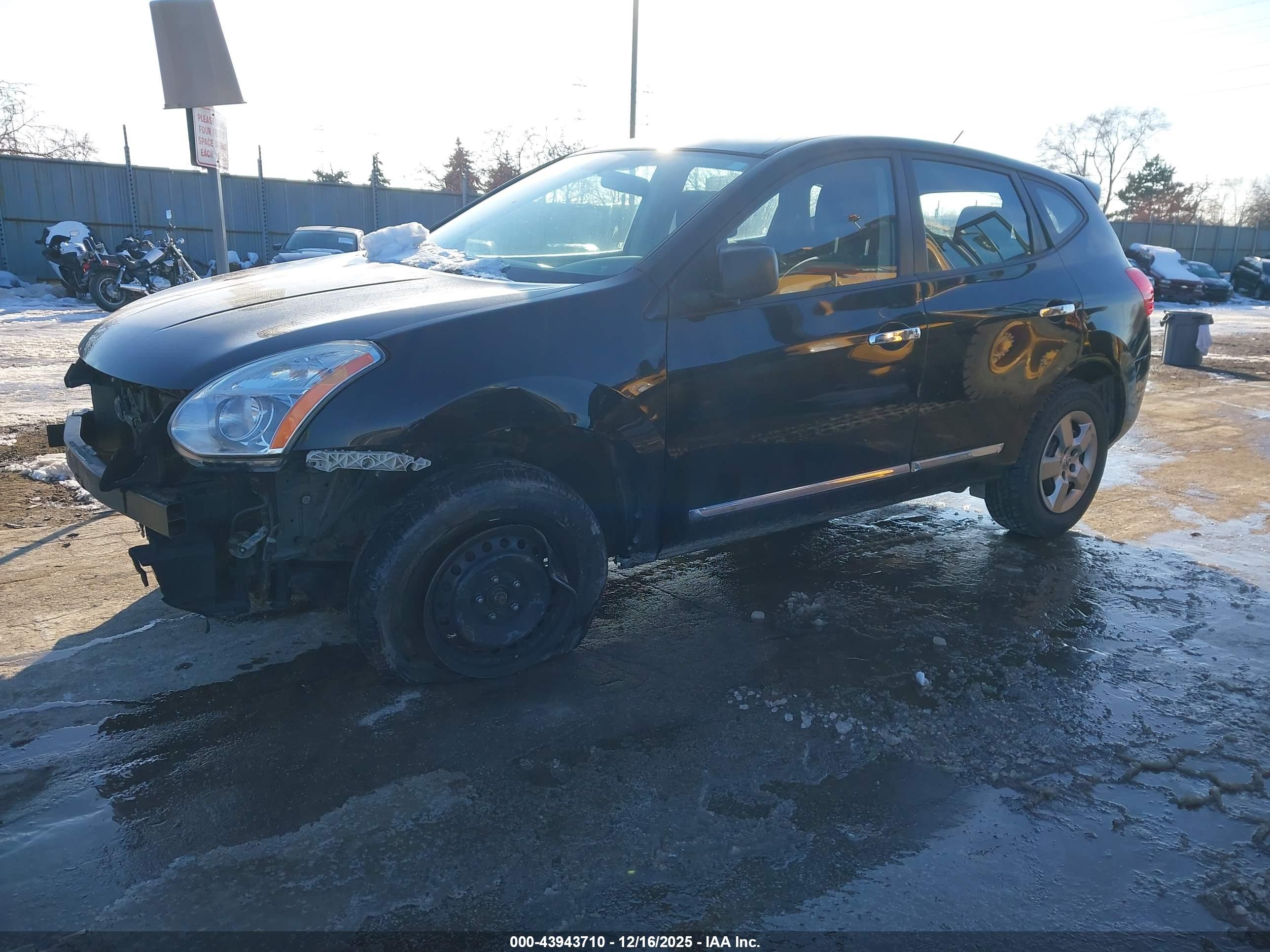 NISSAN ROGUE image 2
