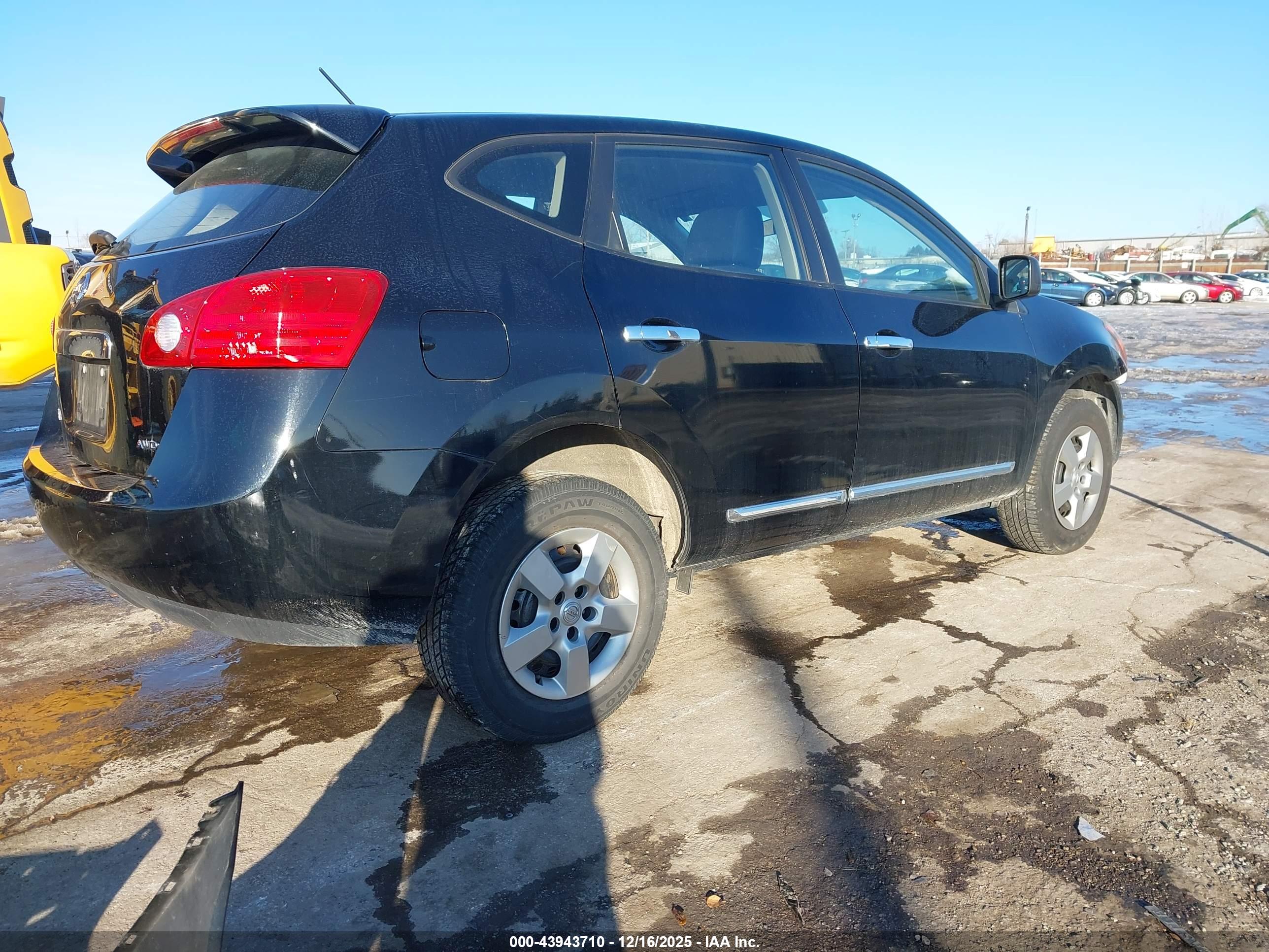 NISSAN ROGUE image 4