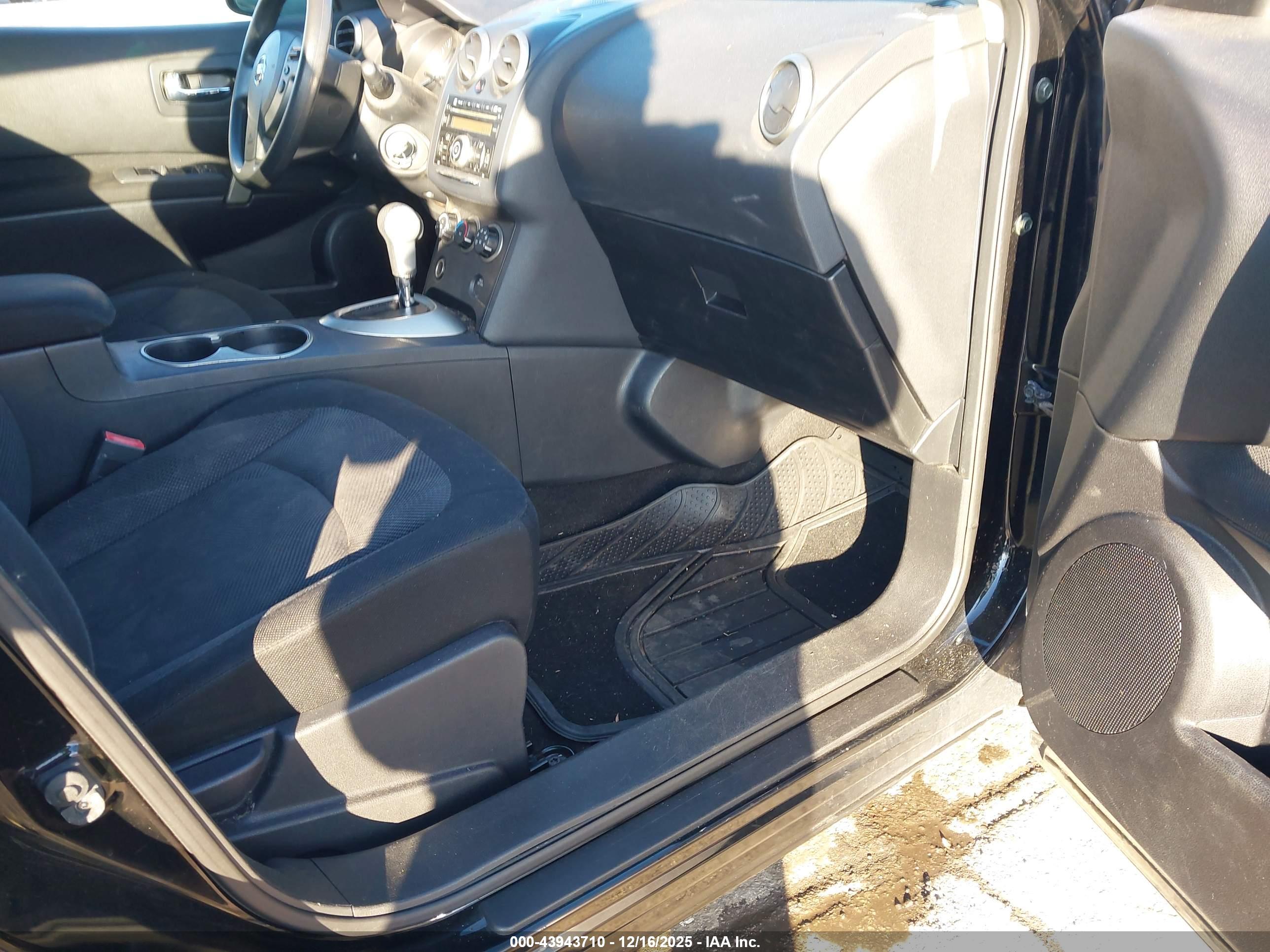 NISSAN ROGUE image 5