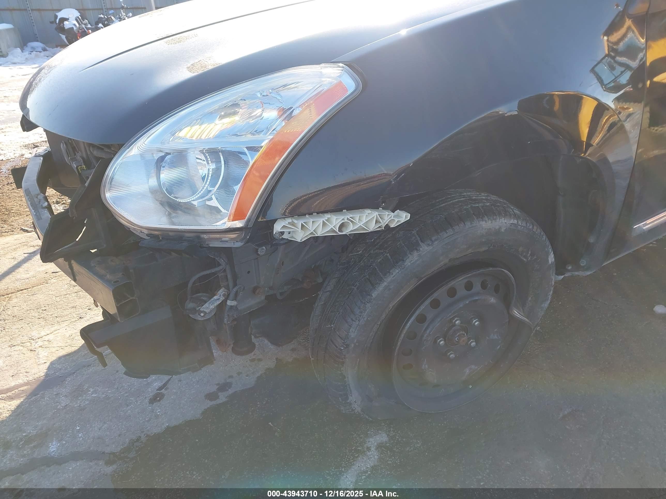 NISSAN ROGUE image 6