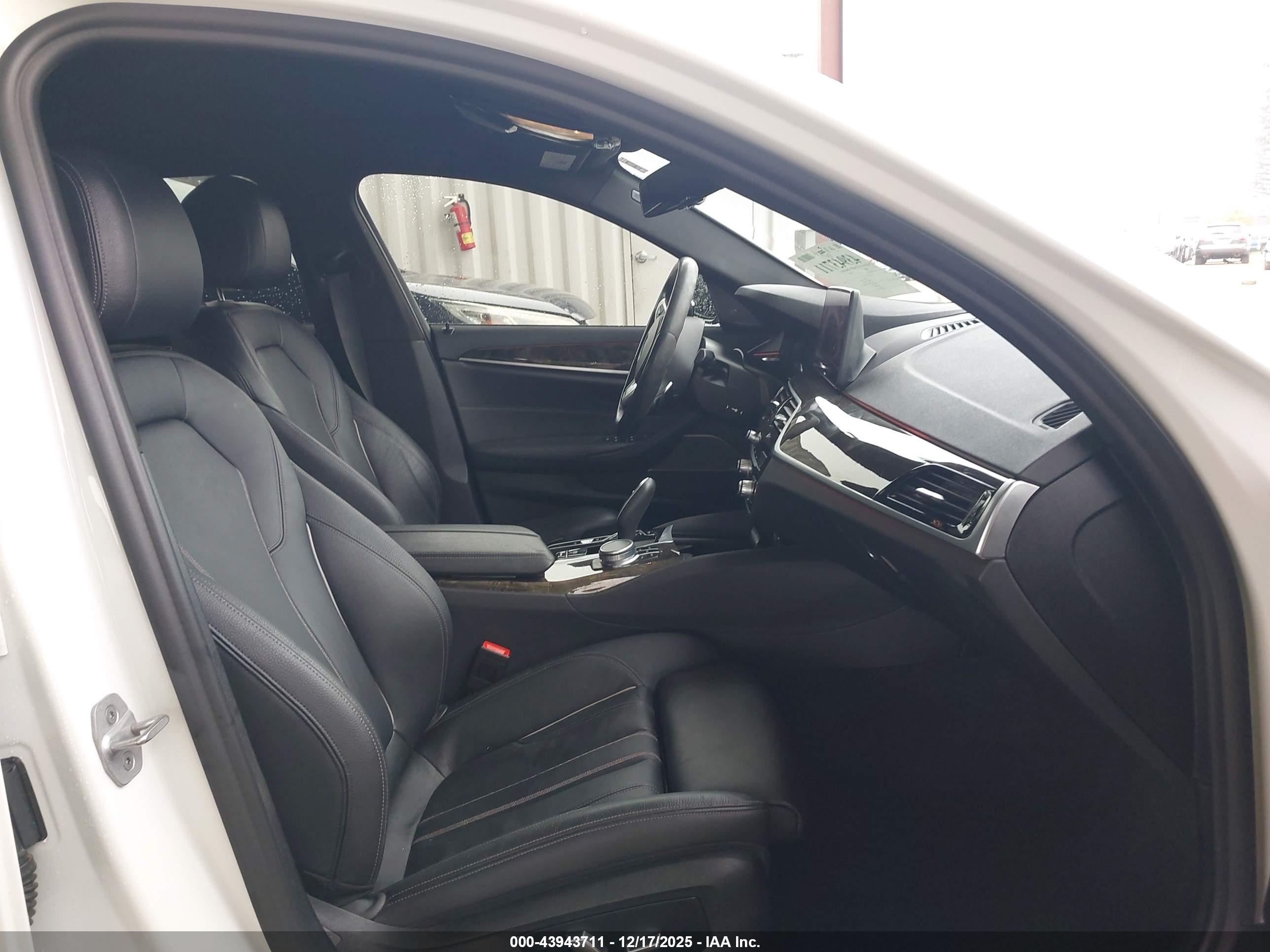 BMW 530E image 5