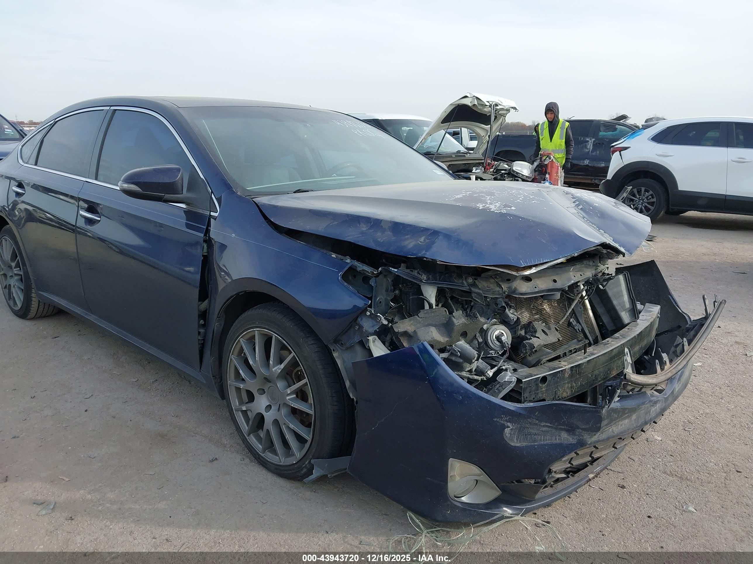 TOYOTA AVALON image 6