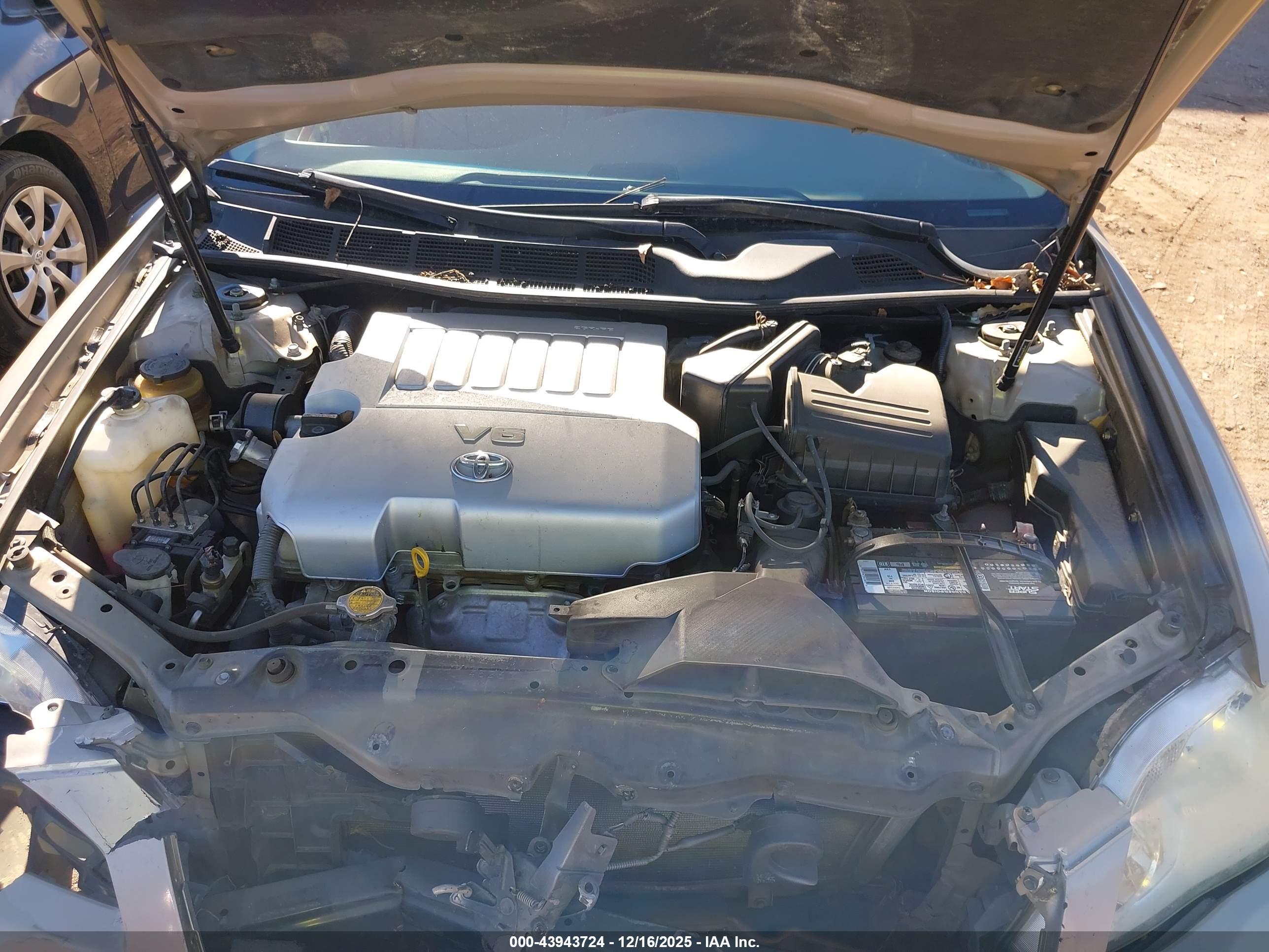 TOYOTA AVALON image 10