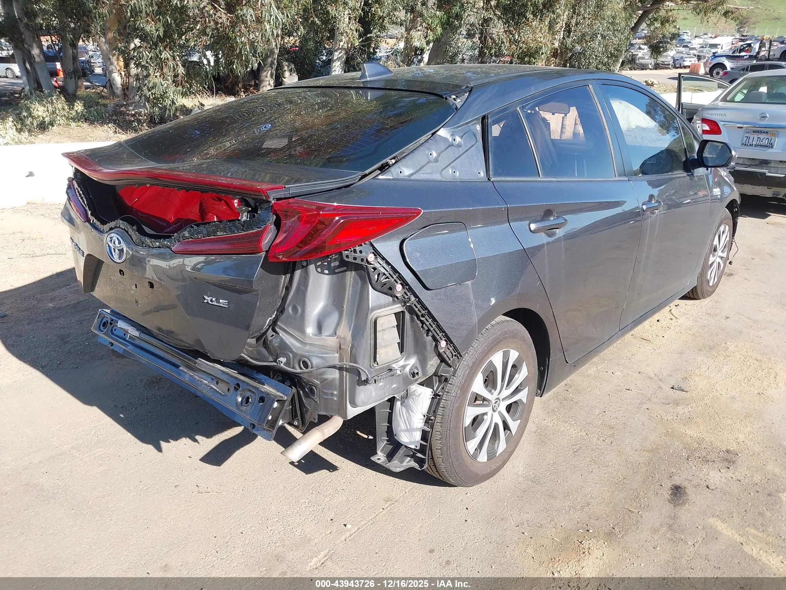 TOYOTA PRIUS image 4