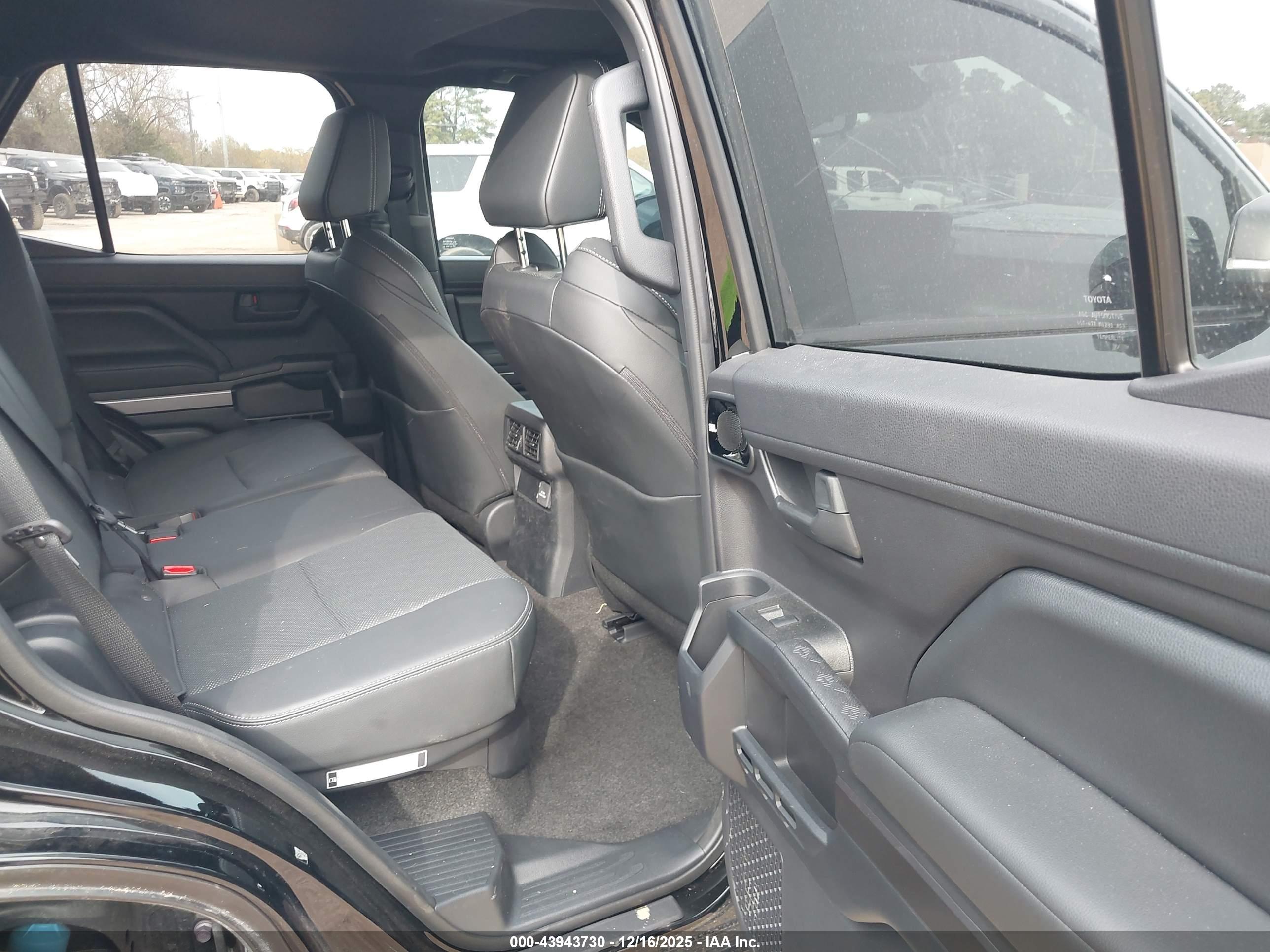 TOYOTA 4RUNNER image 8