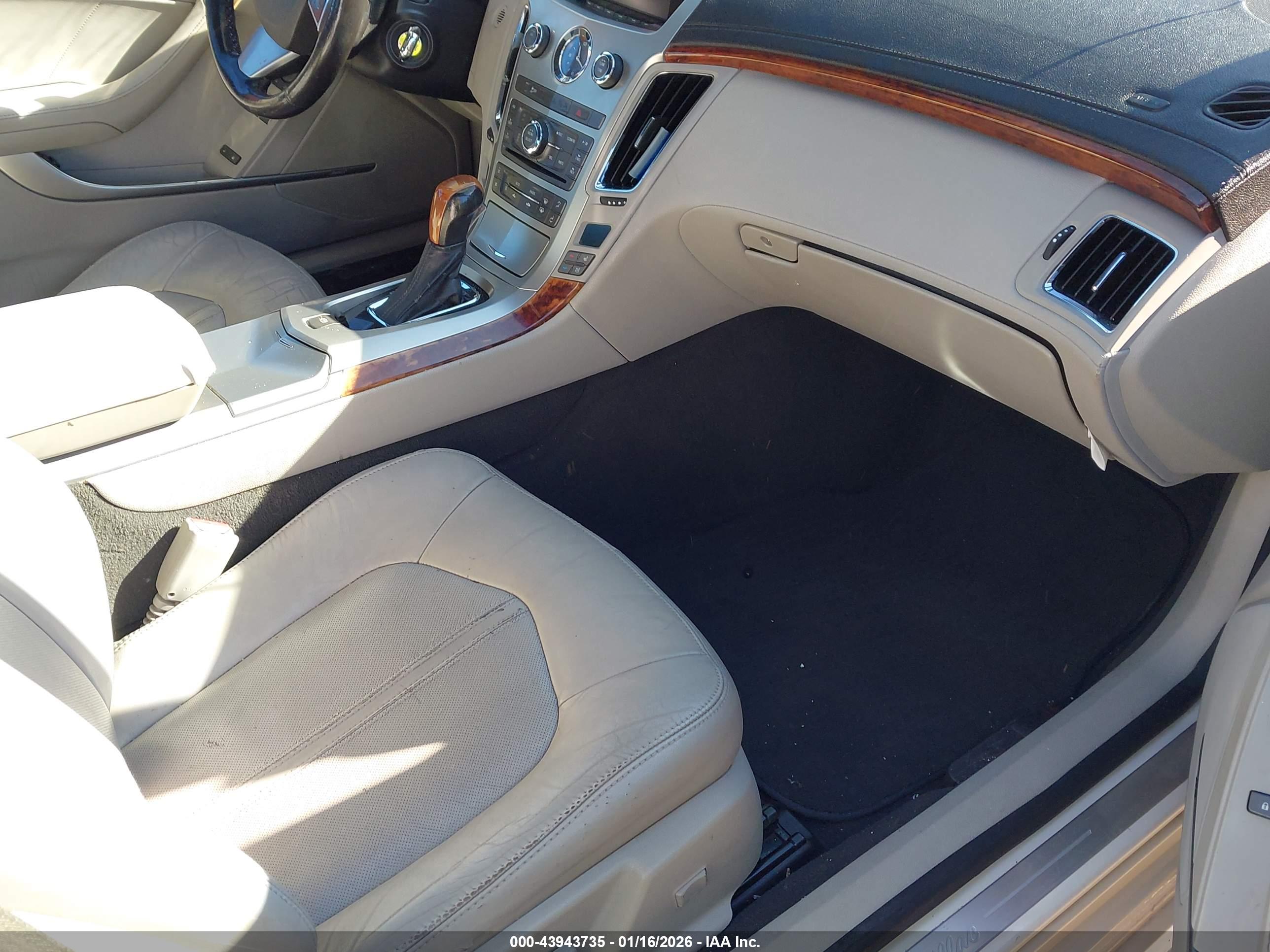 CADILLAC CTS image 5
