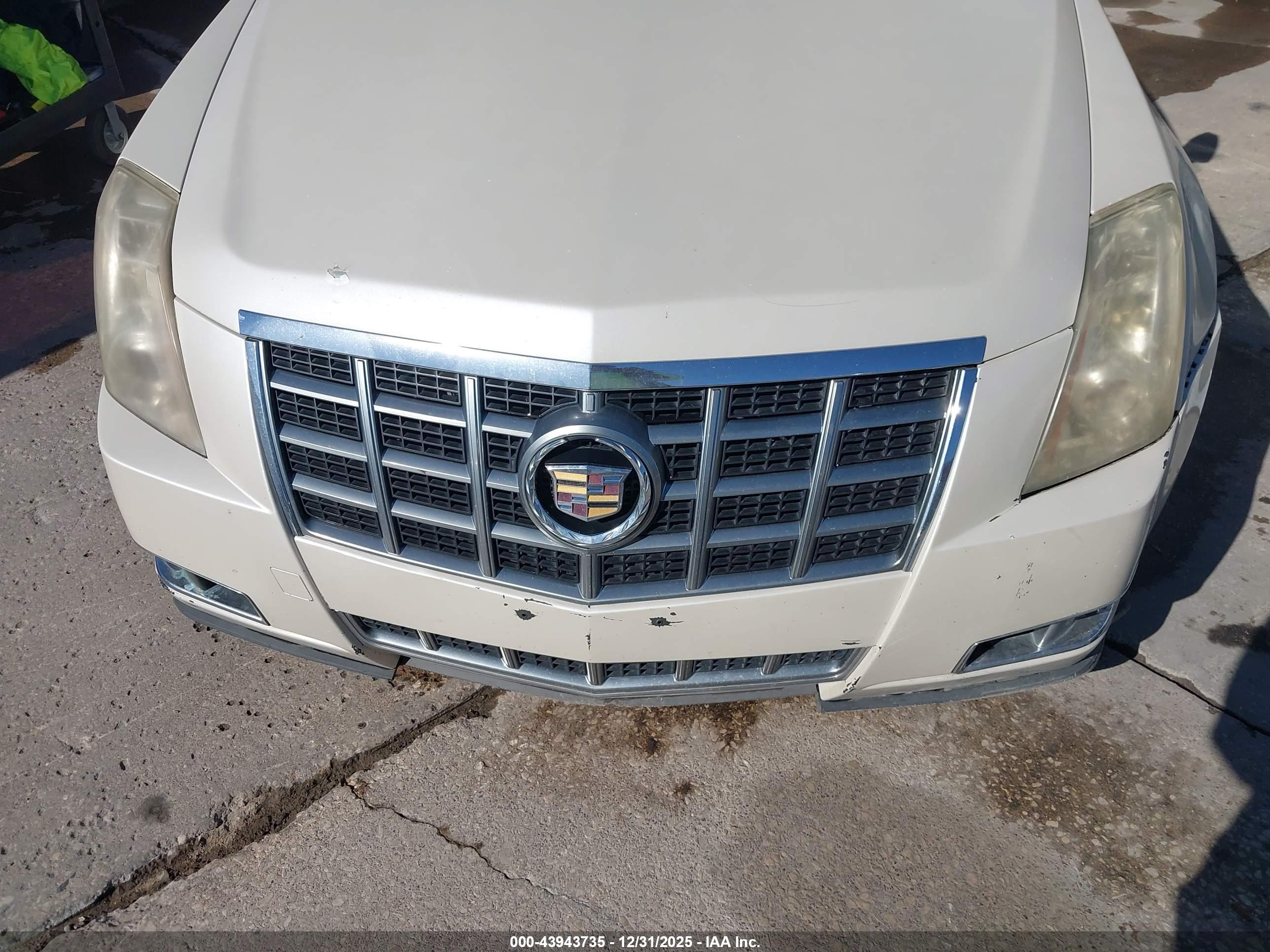 CADILLAC CTS image 6