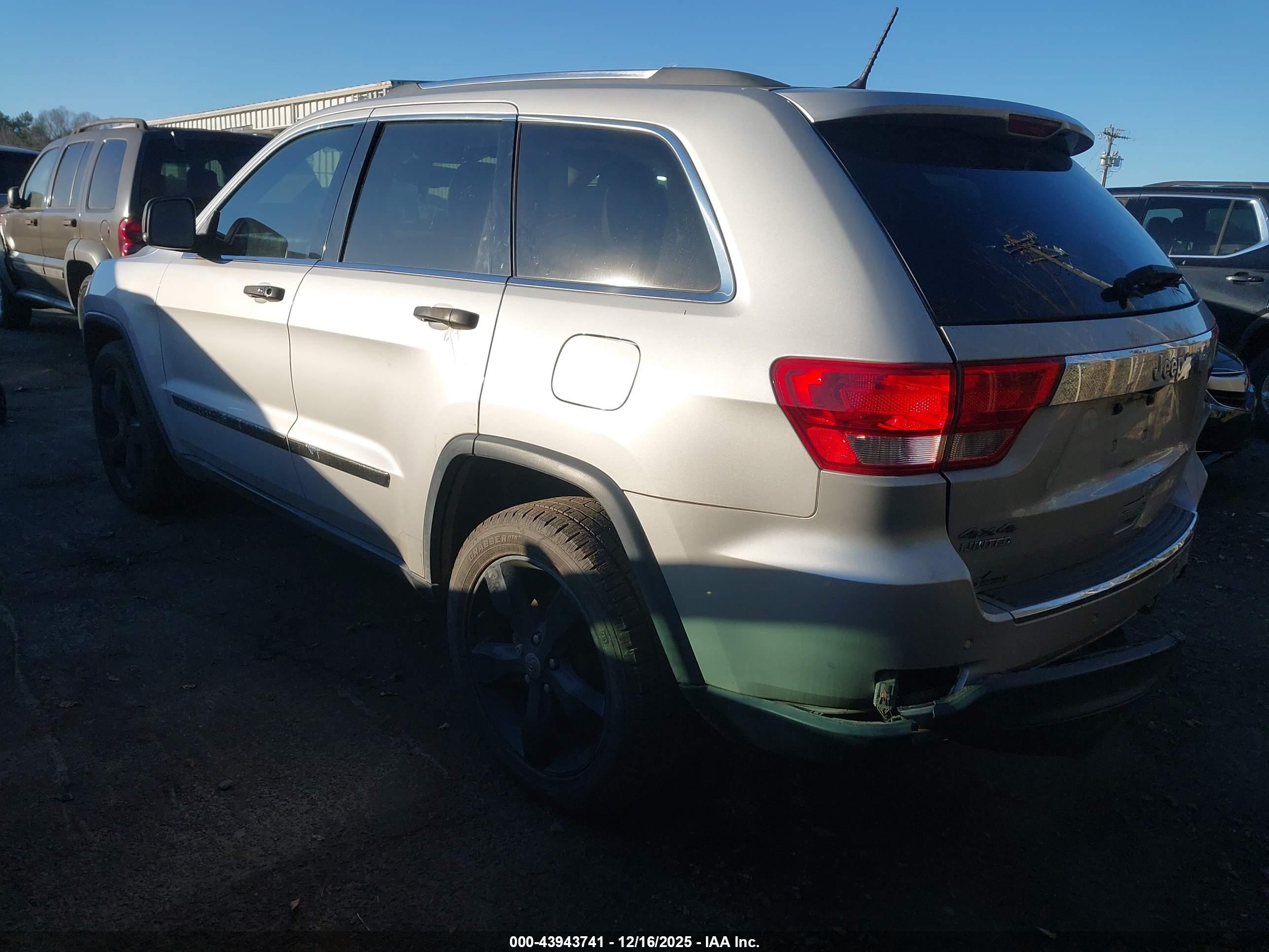 JEEP GRAND image 3