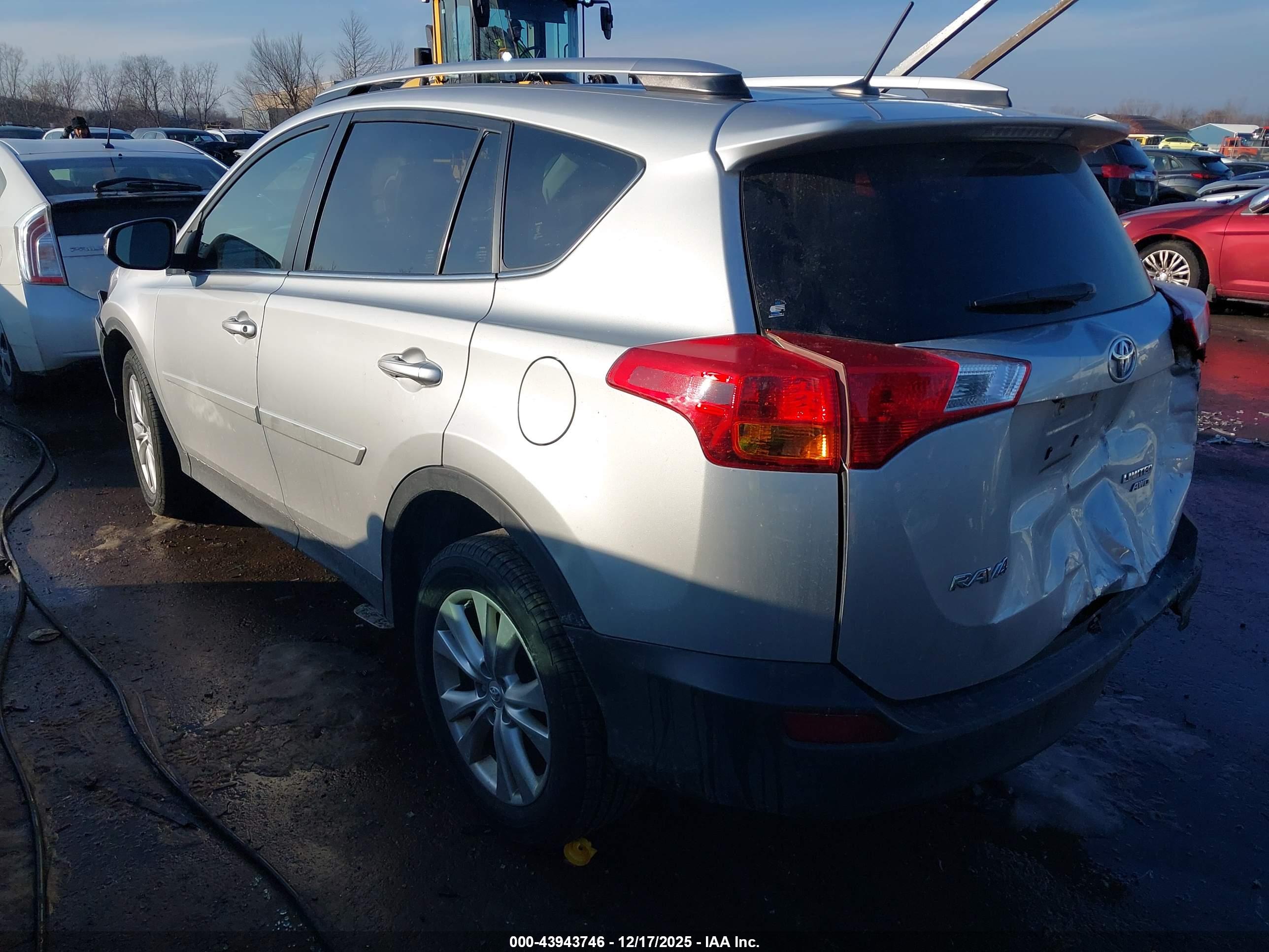 TOYOTA RAV4 image 3
