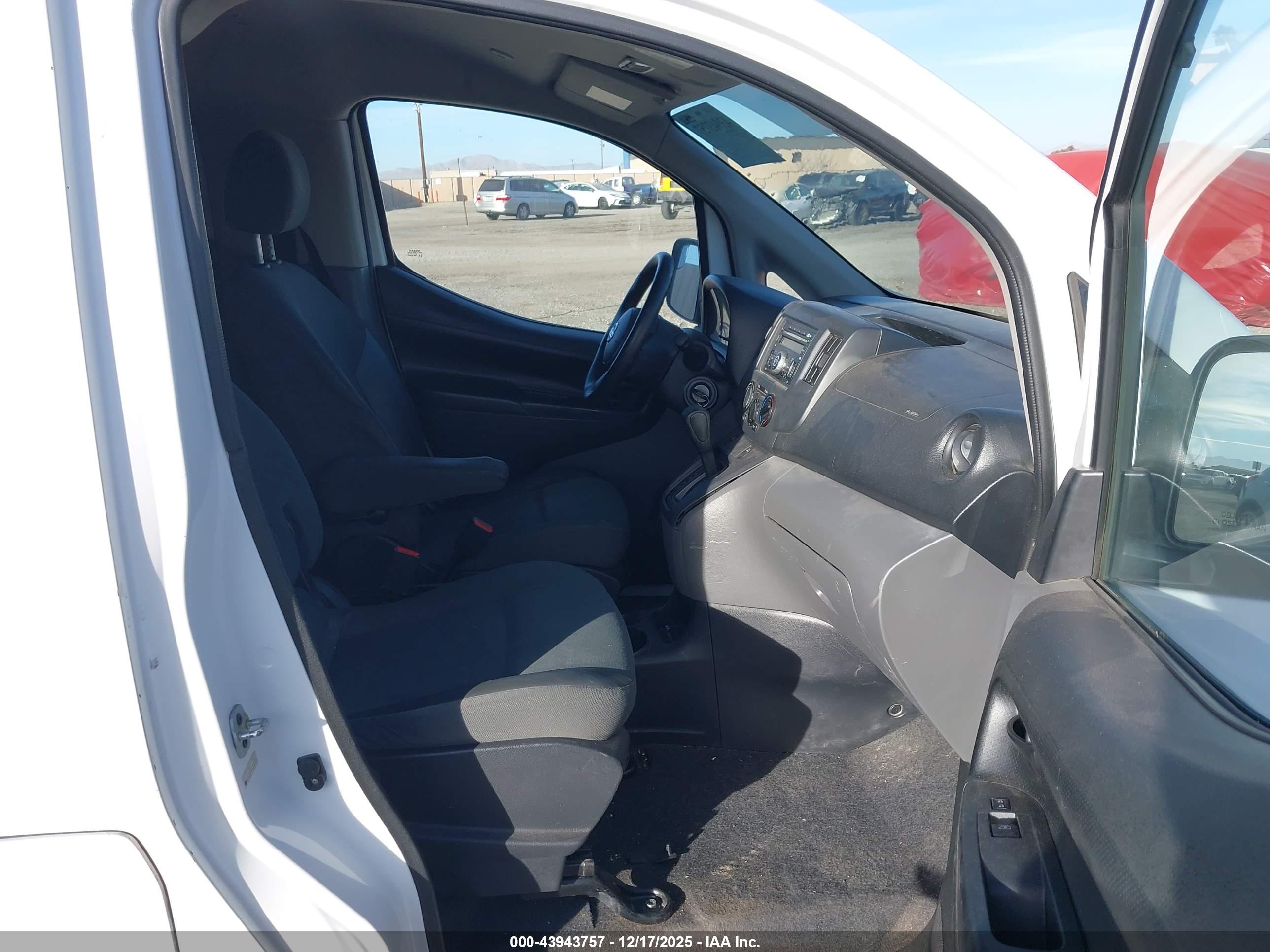 NISSAN NV200 image 5