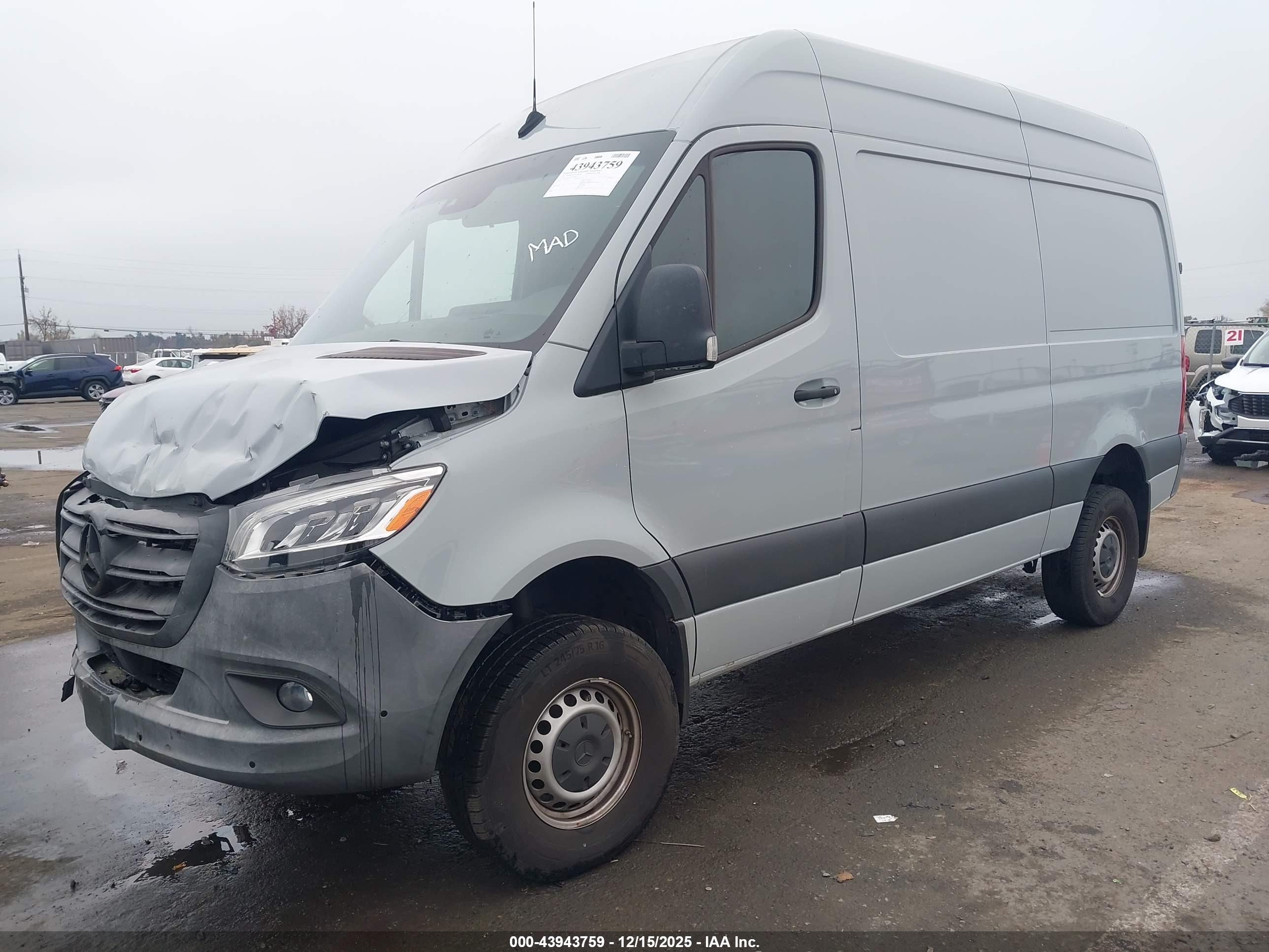 MERCEDES-BENZ SPRINTER image 2