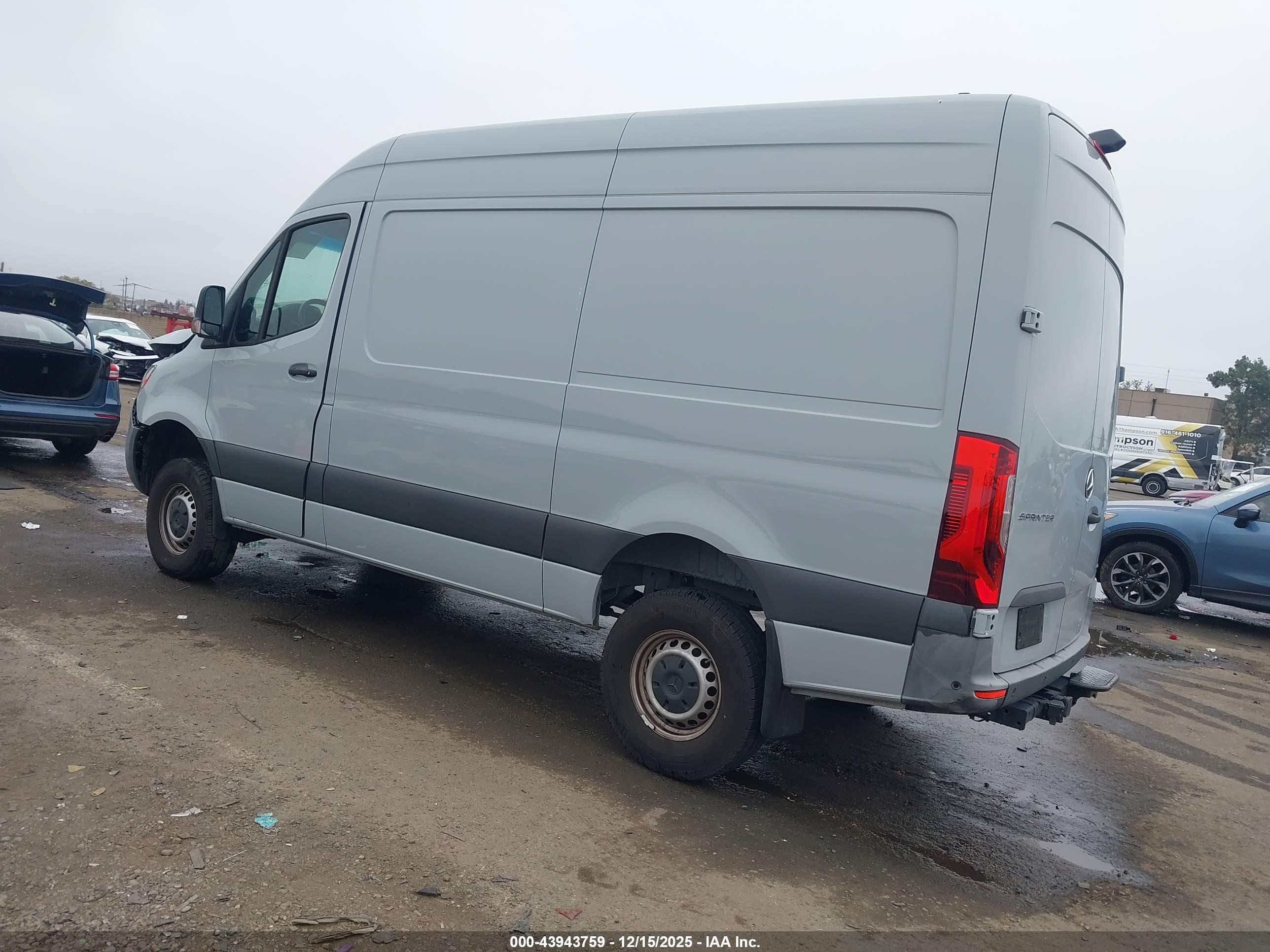 MERCEDES-BENZ SPRINTER image 3