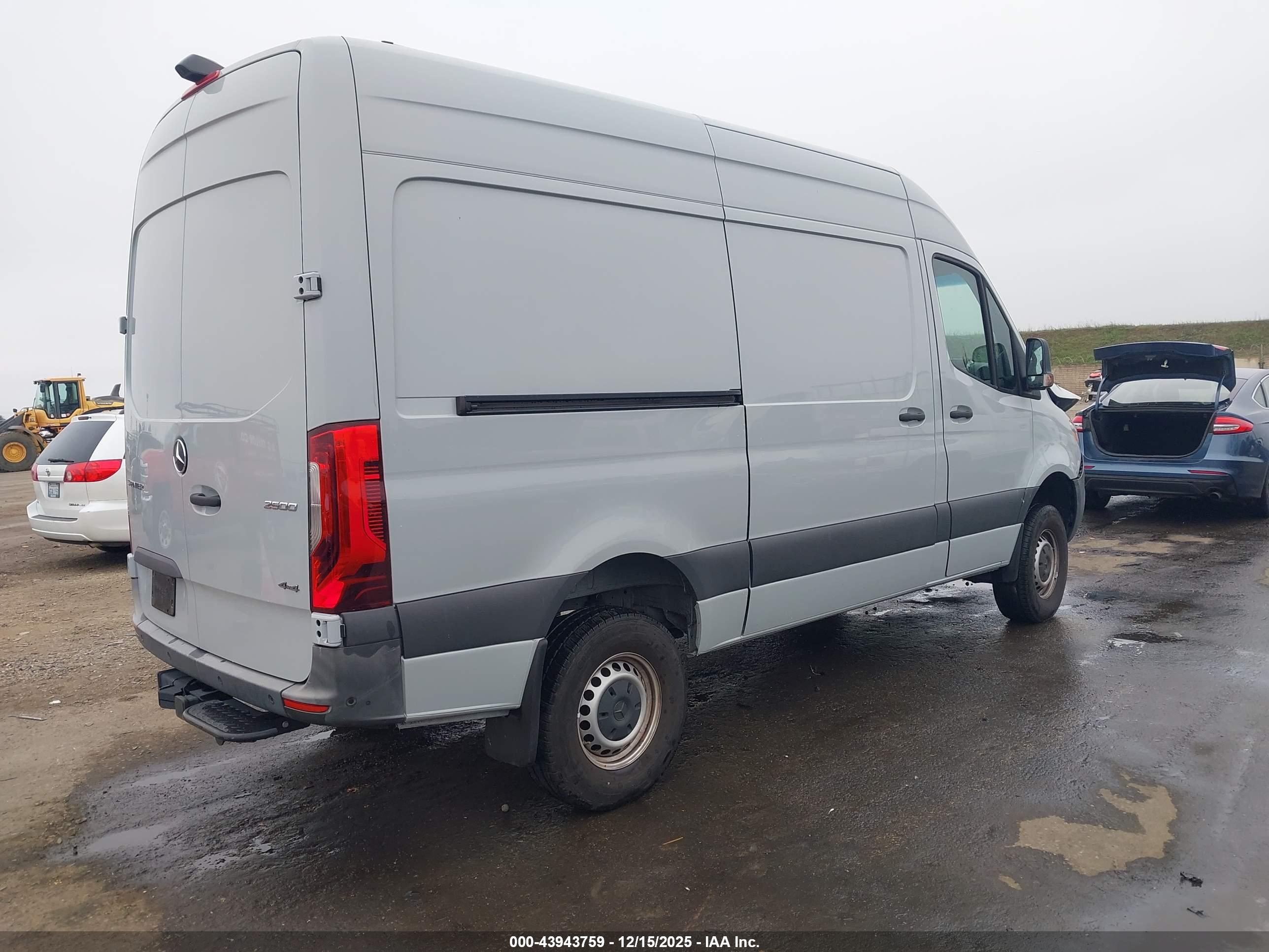 MERCEDES-BENZ SPRINTER image 4