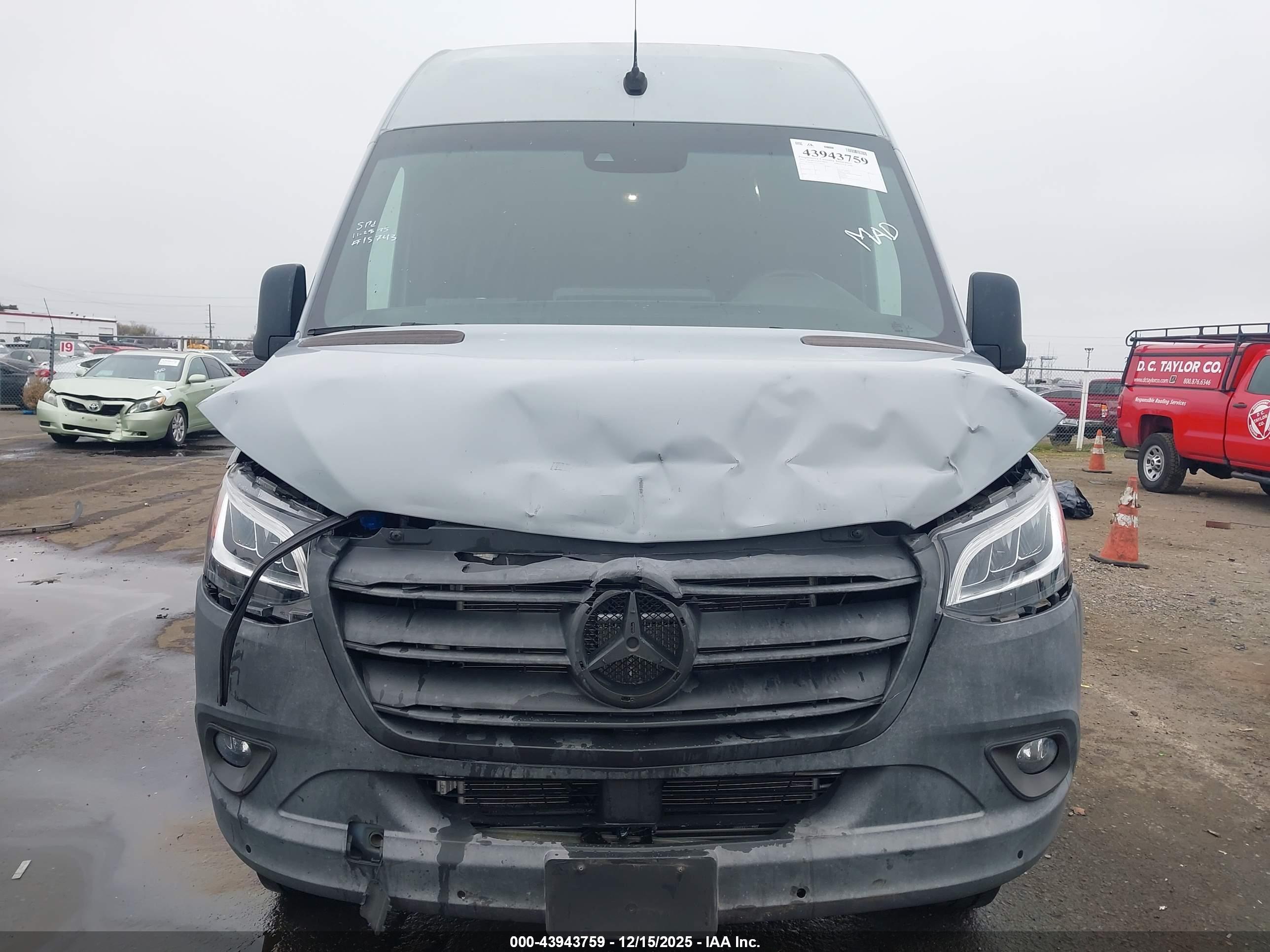 MERCEDES-BENZ SPRINTER image 6
