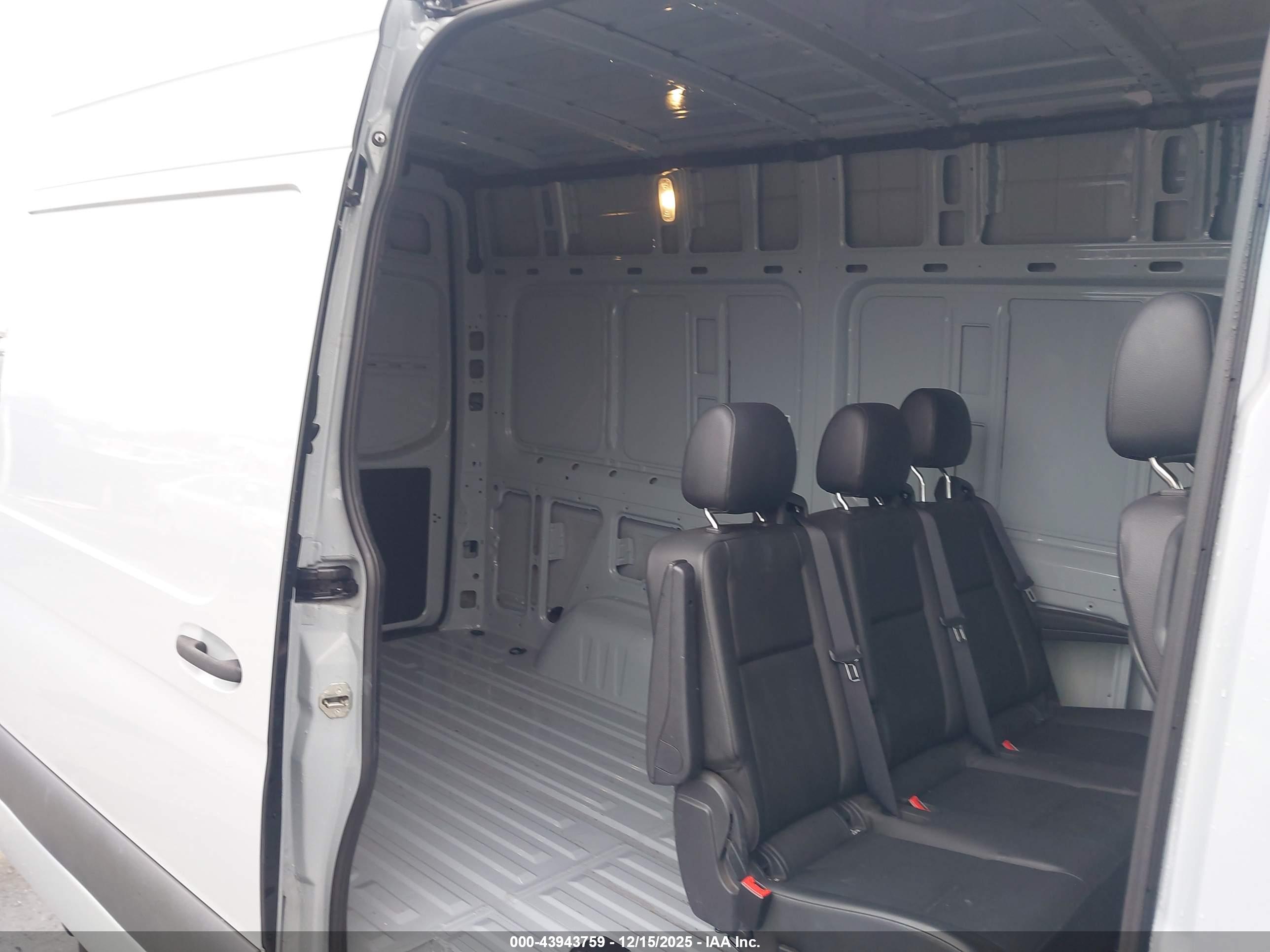 MERCEDES-BENZ SPRINTER image 8