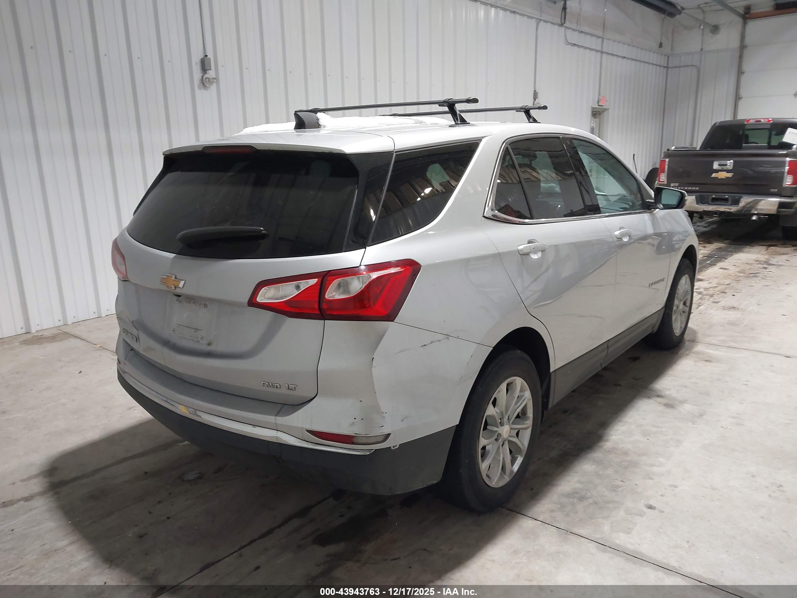 CHEVROLET EQUINOX image 4