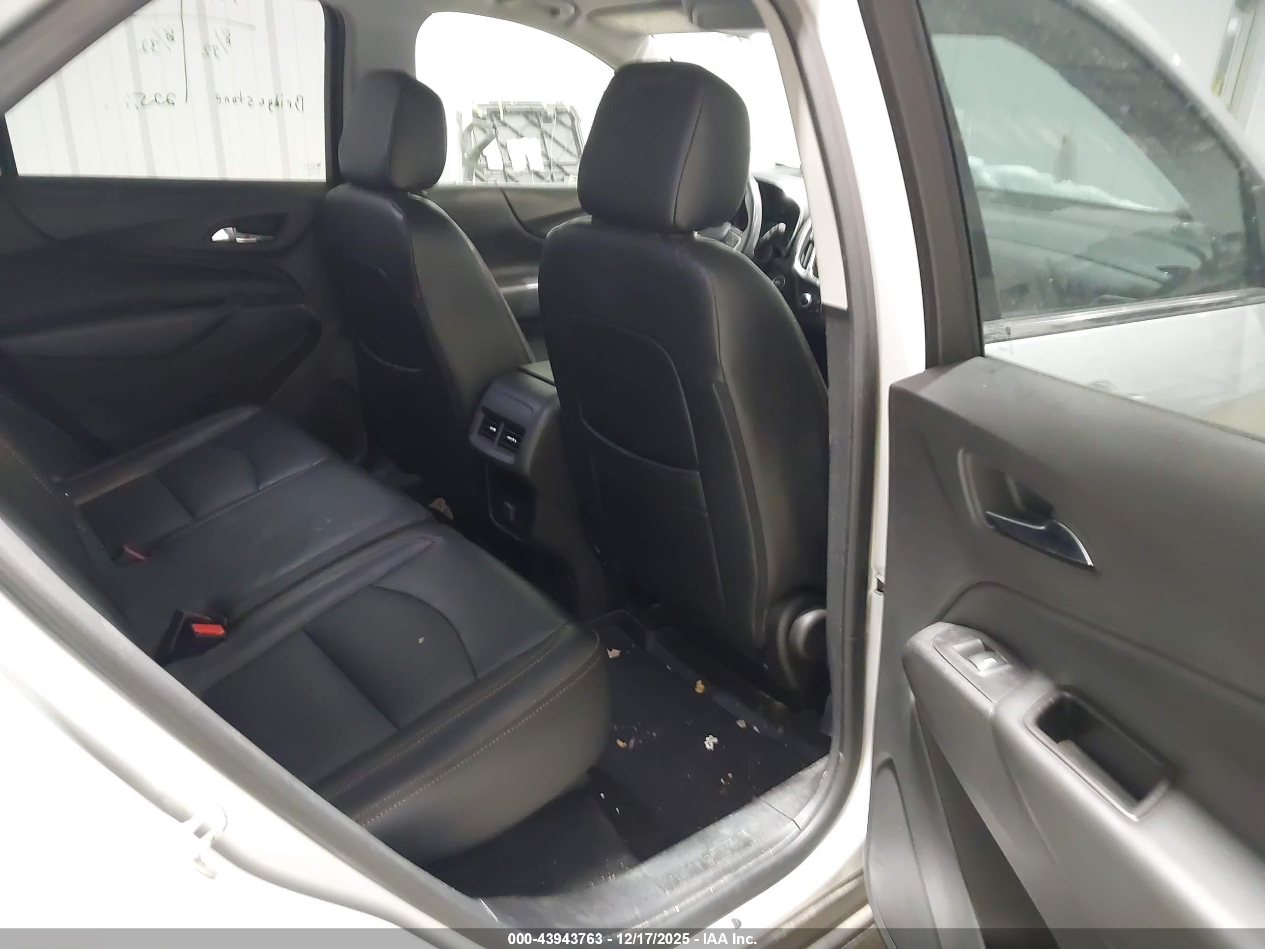 CHEVROLET EQUINOX image 8