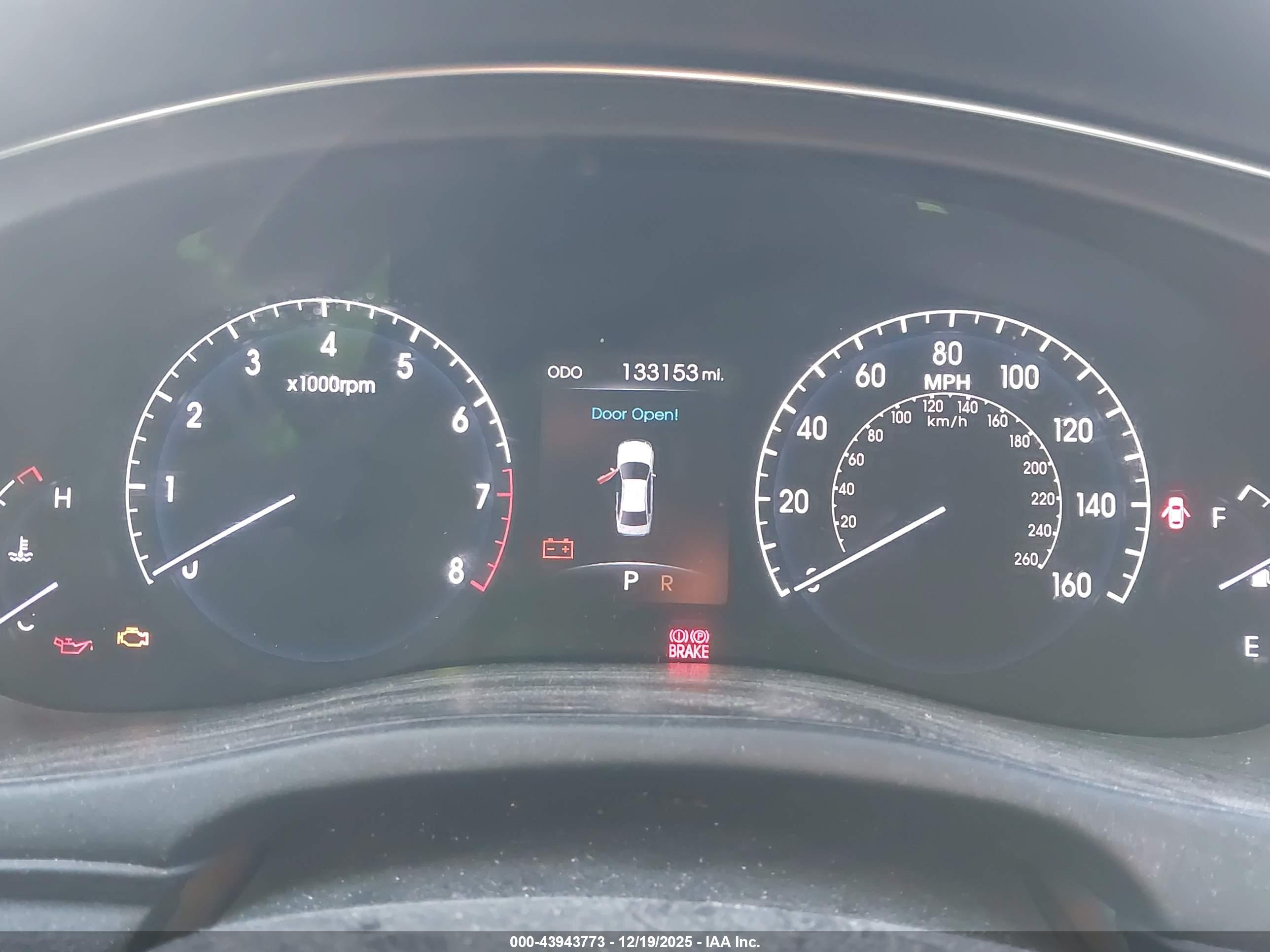 HYUNDAI GENESIS image 7