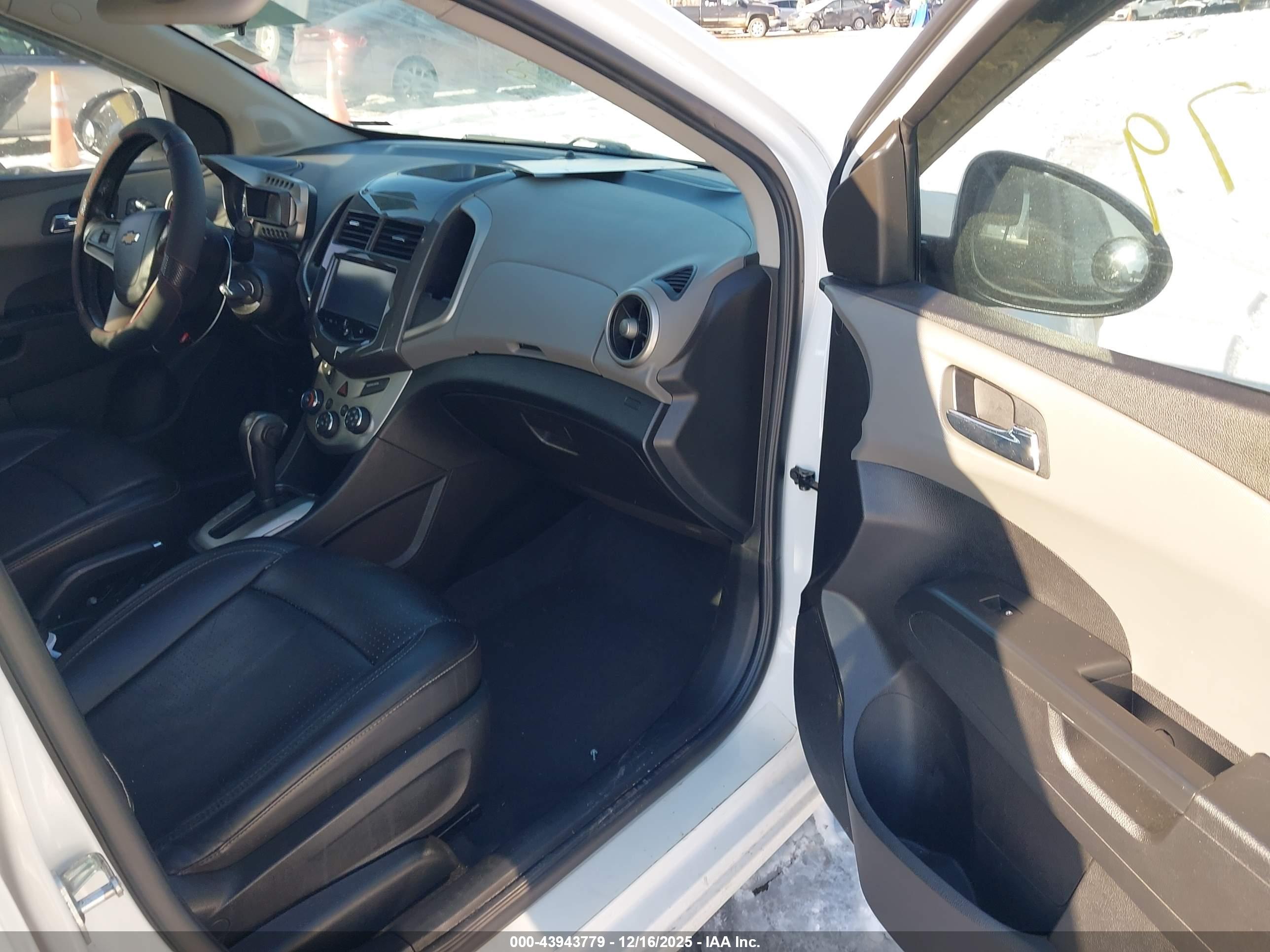 CHEVROLET SONIC image 5