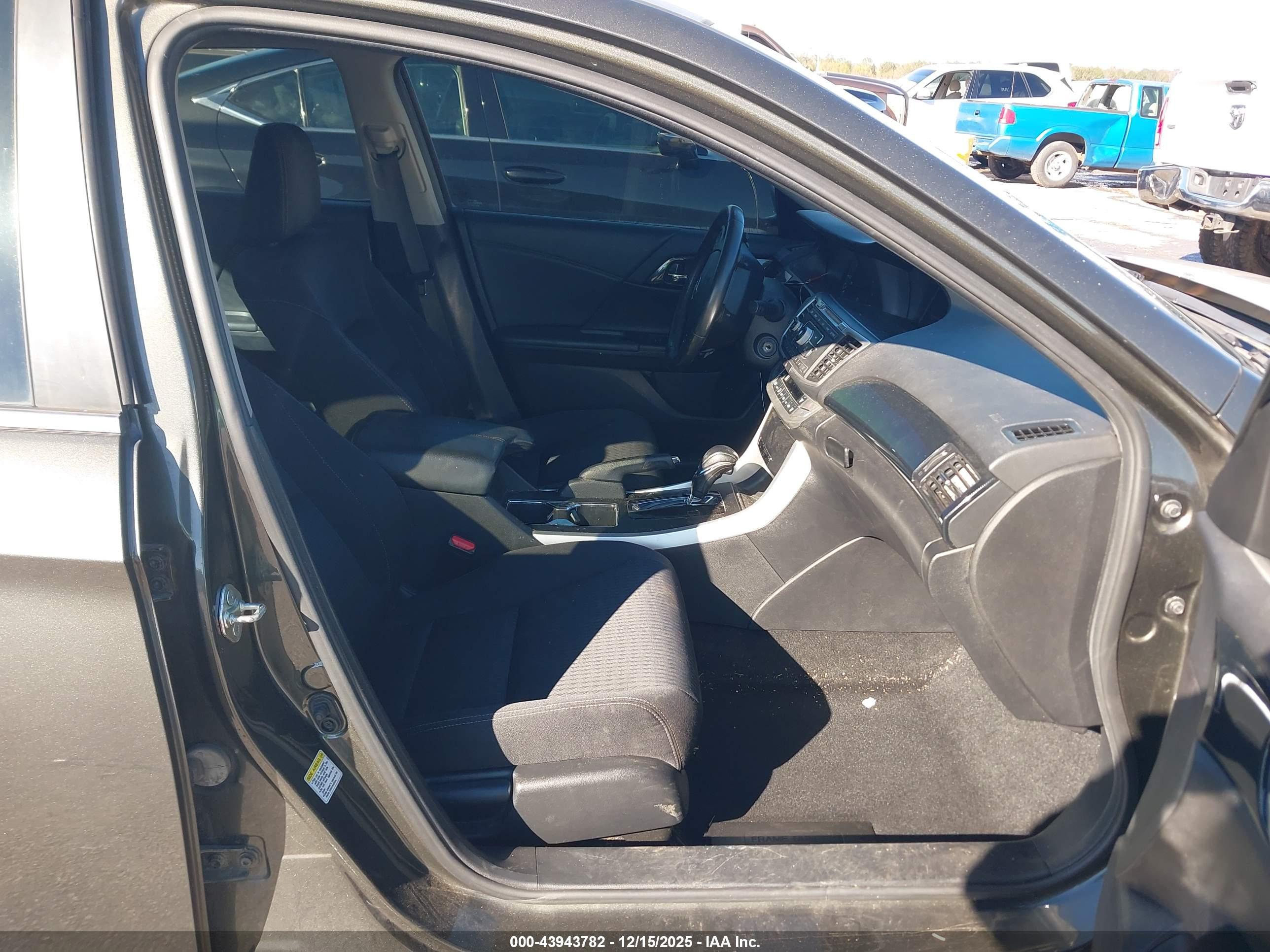 HONDA ACCORD image 5