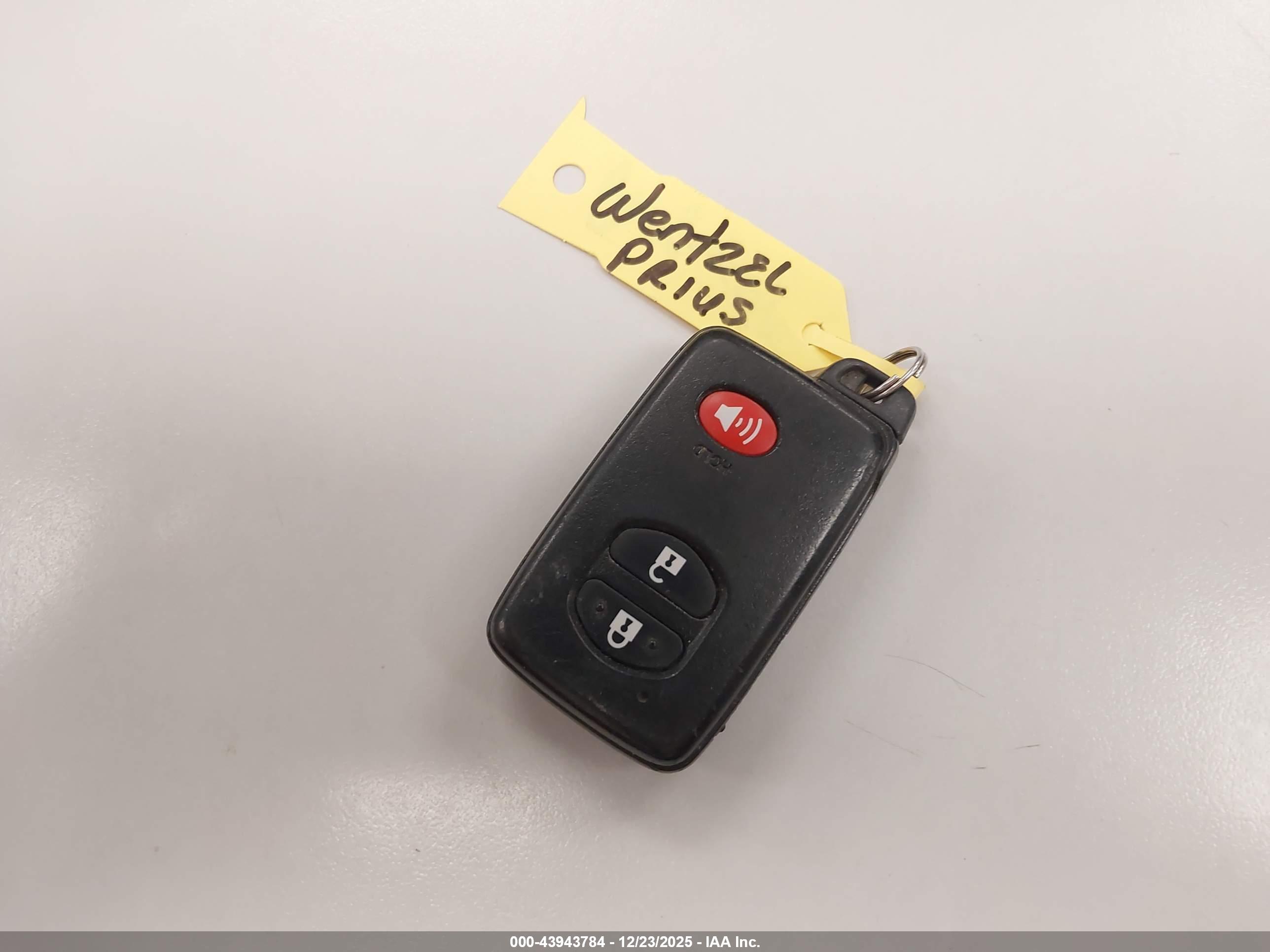TOYOTA PRIUS image 11