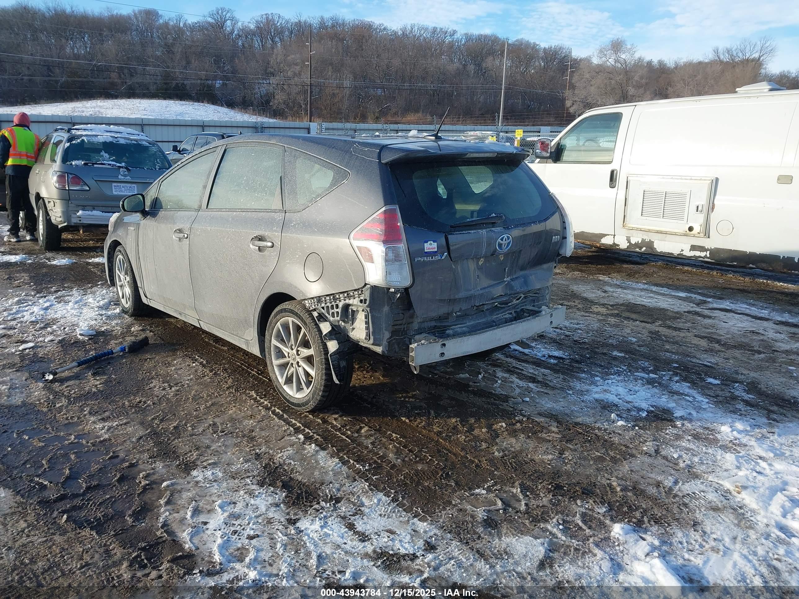 TOYOTA PRIUS image 3