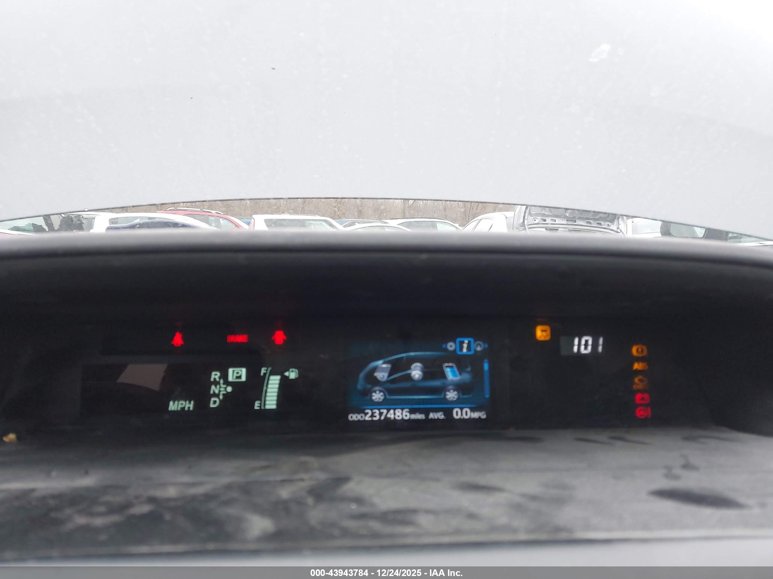 TOYOTA PRIUS image 7