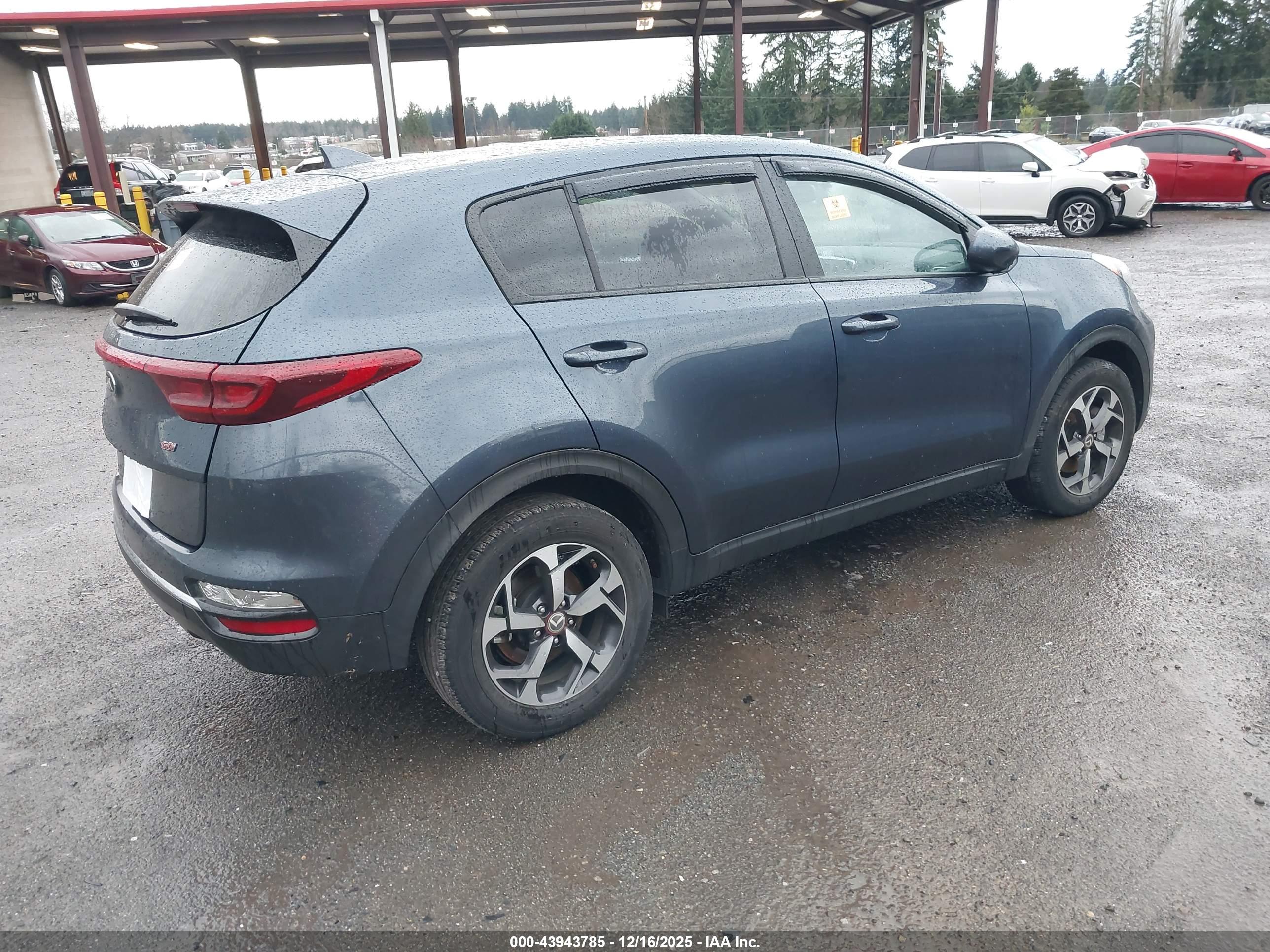KIA SPORTAGE image 4