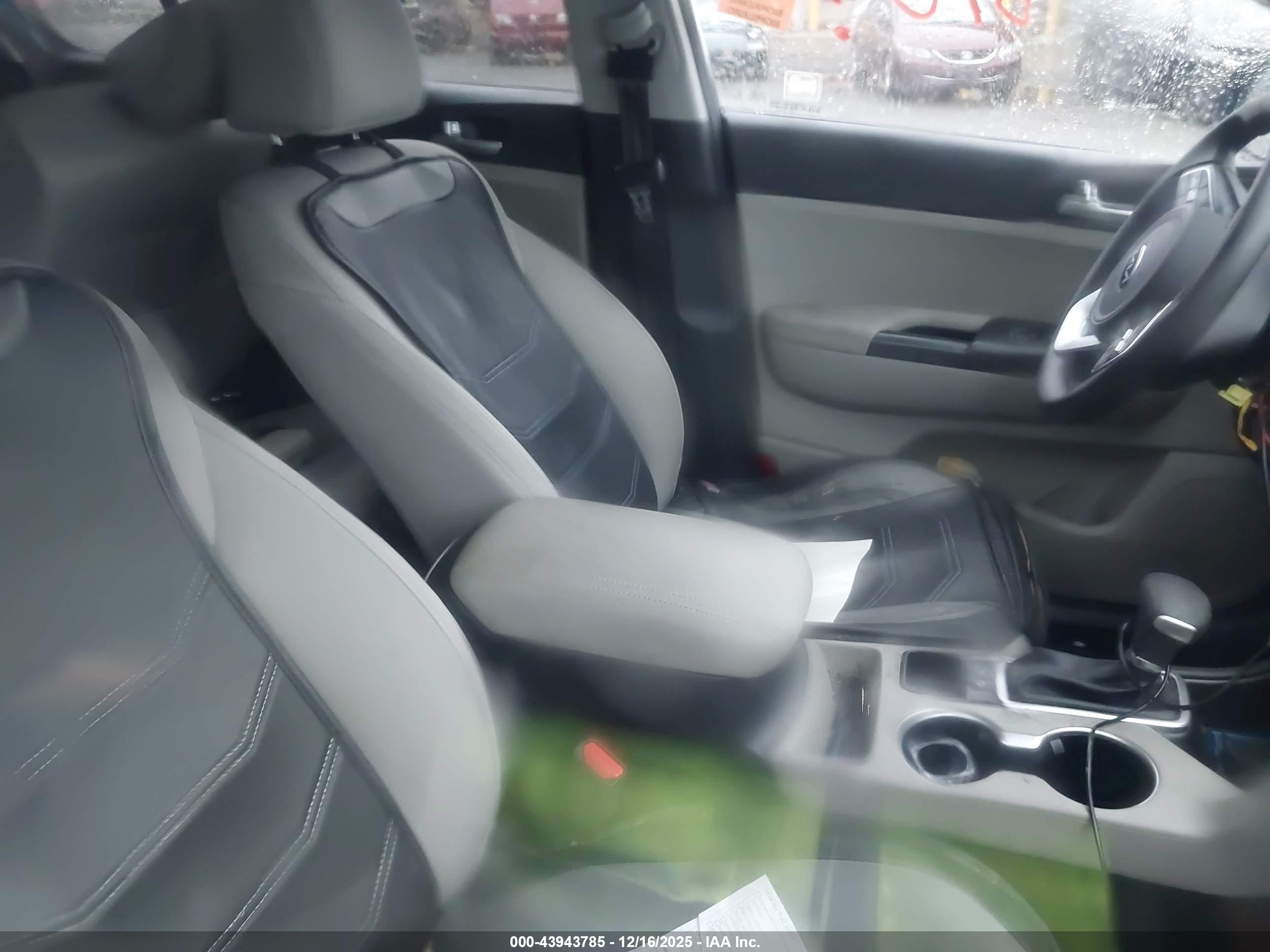 KIA SPORTAGE image 5