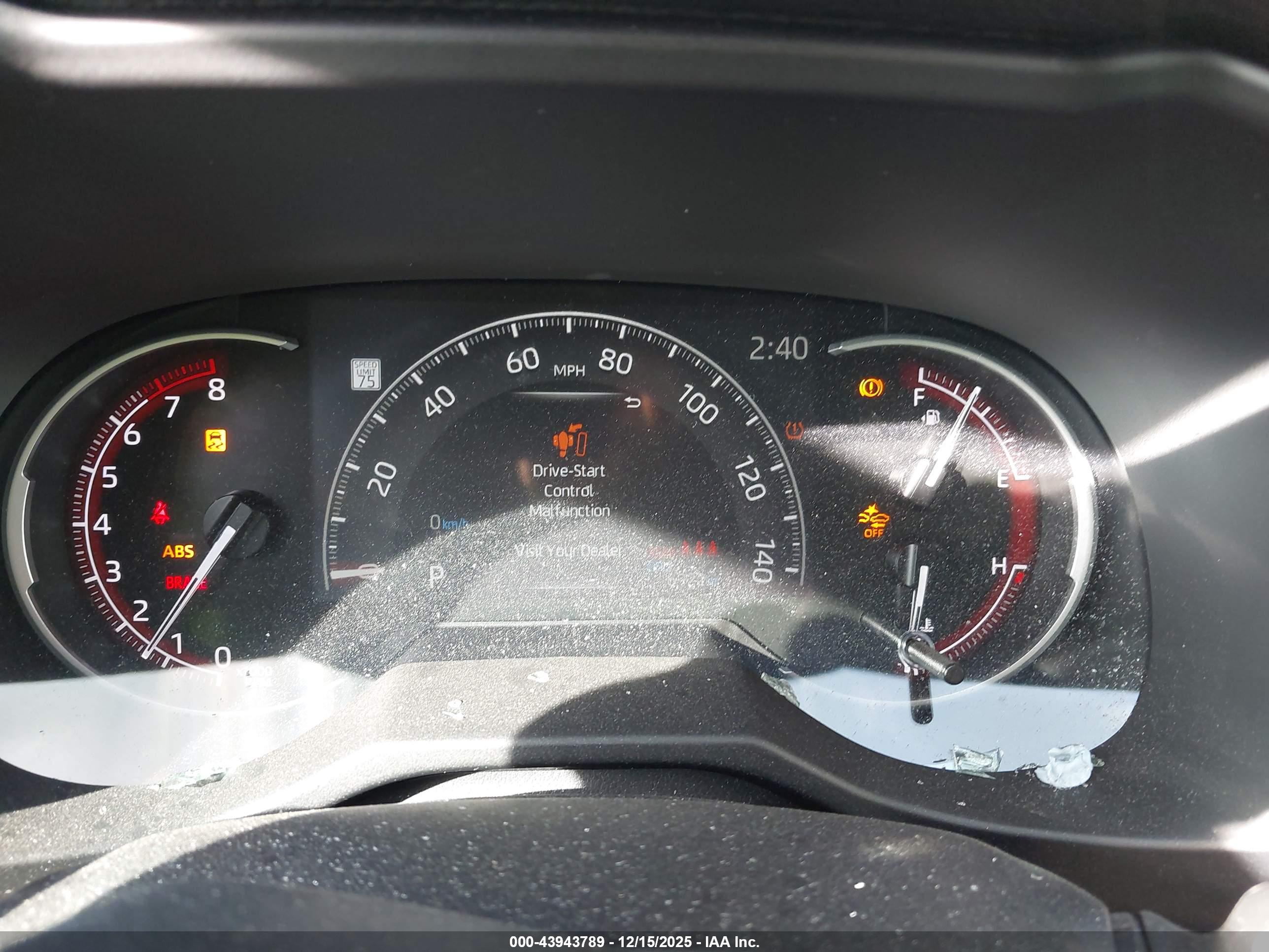 TOYOTA RAV4 image 7