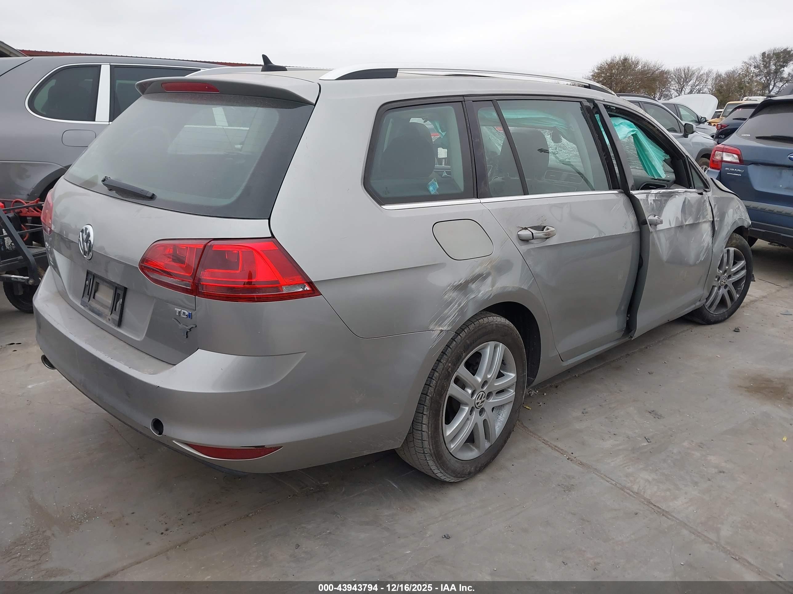 VOLKSWAGEN GOLF image 4