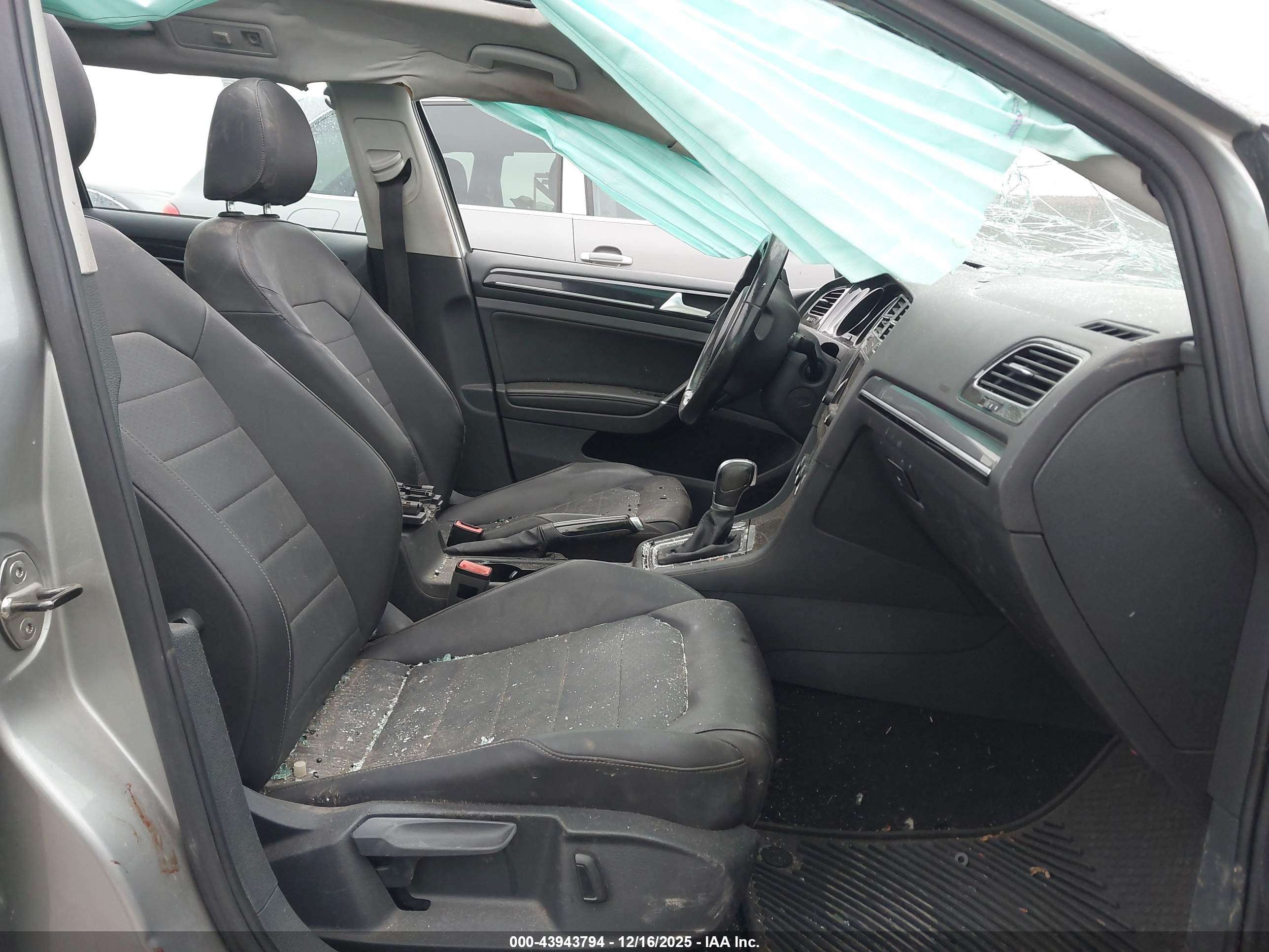 VOLKSWAGEN GOLF image 5