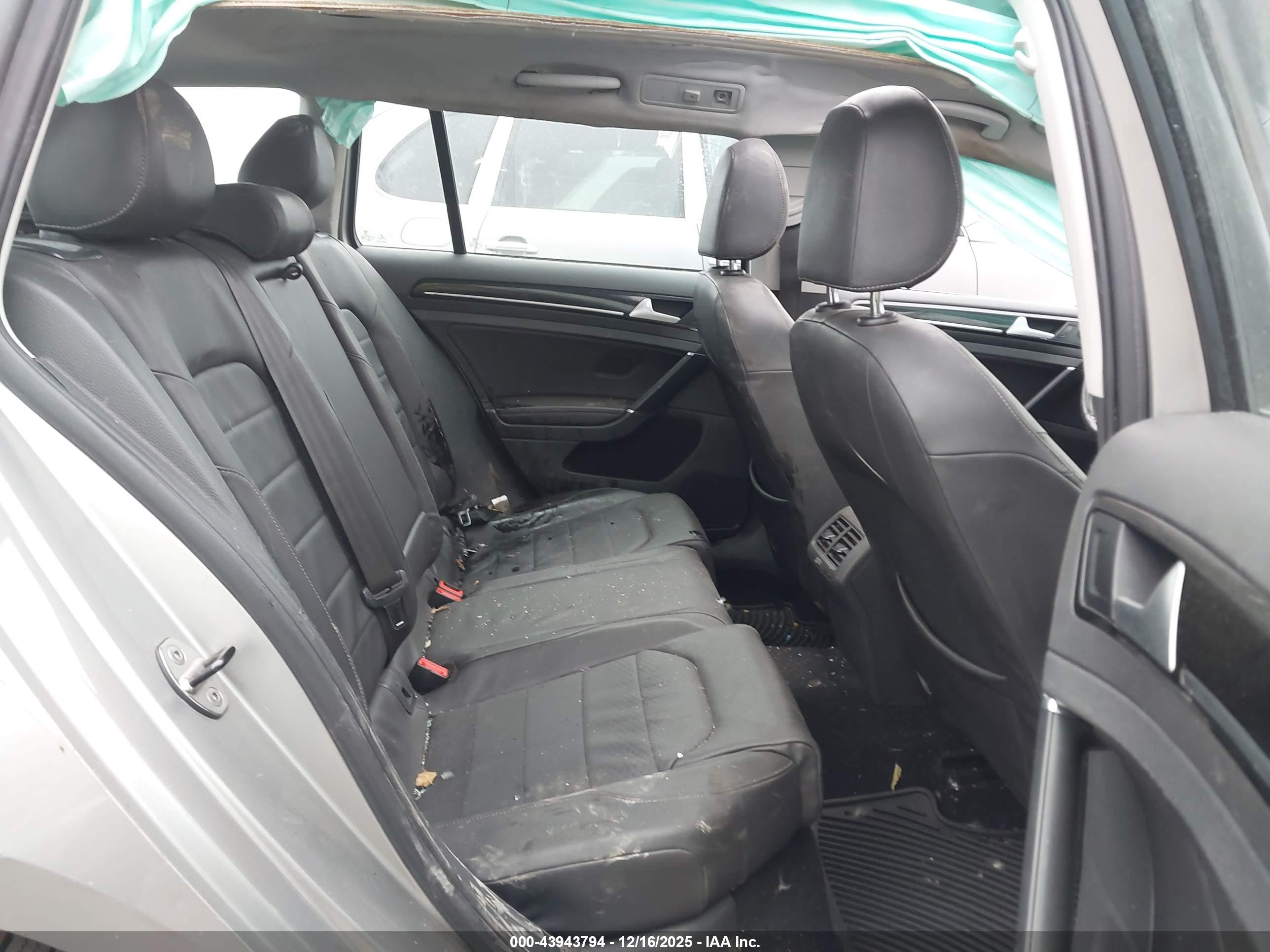 VOLKSWAGEN GOLF image 8