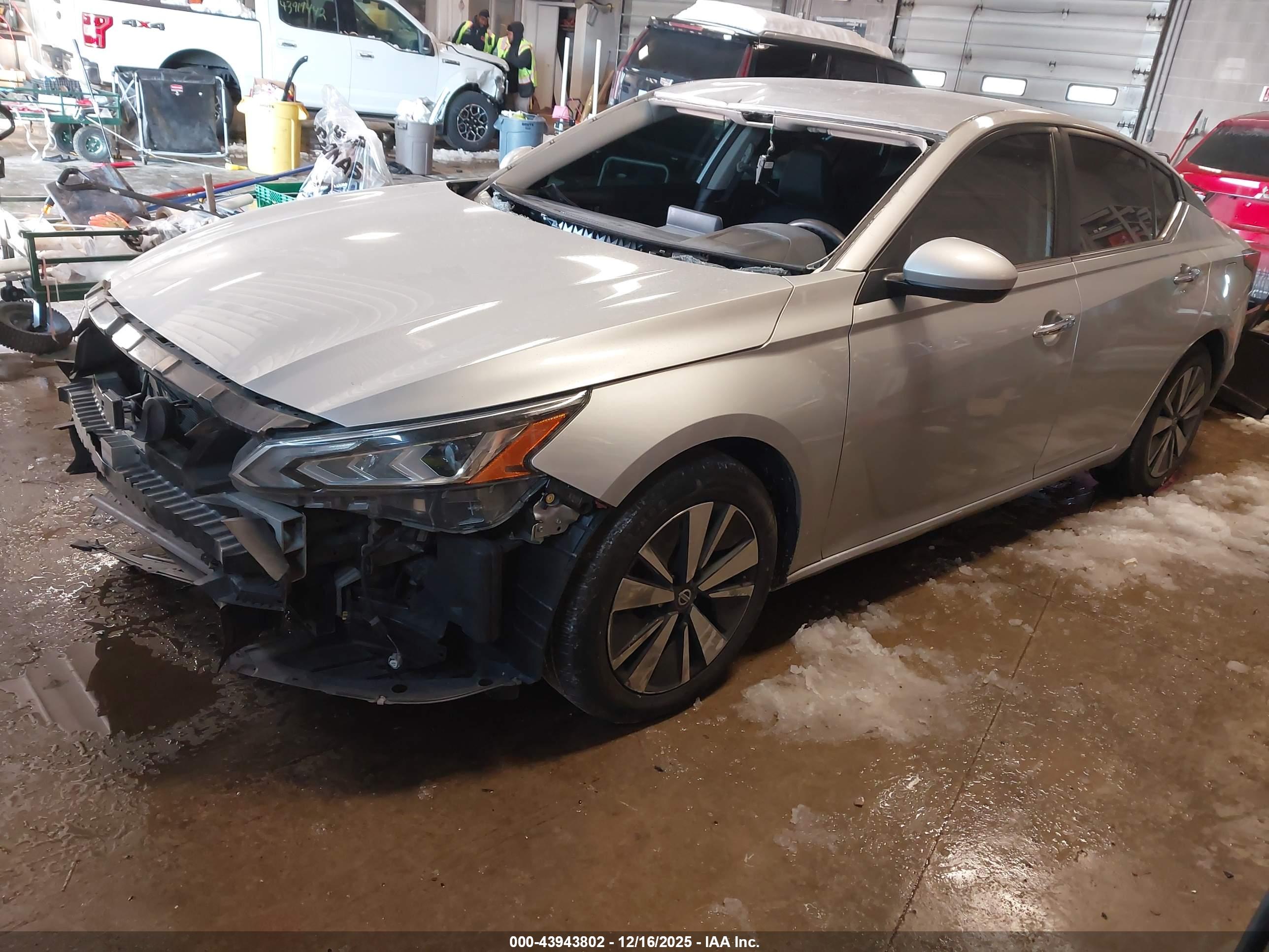 NISSAN ALTIMA image 2
