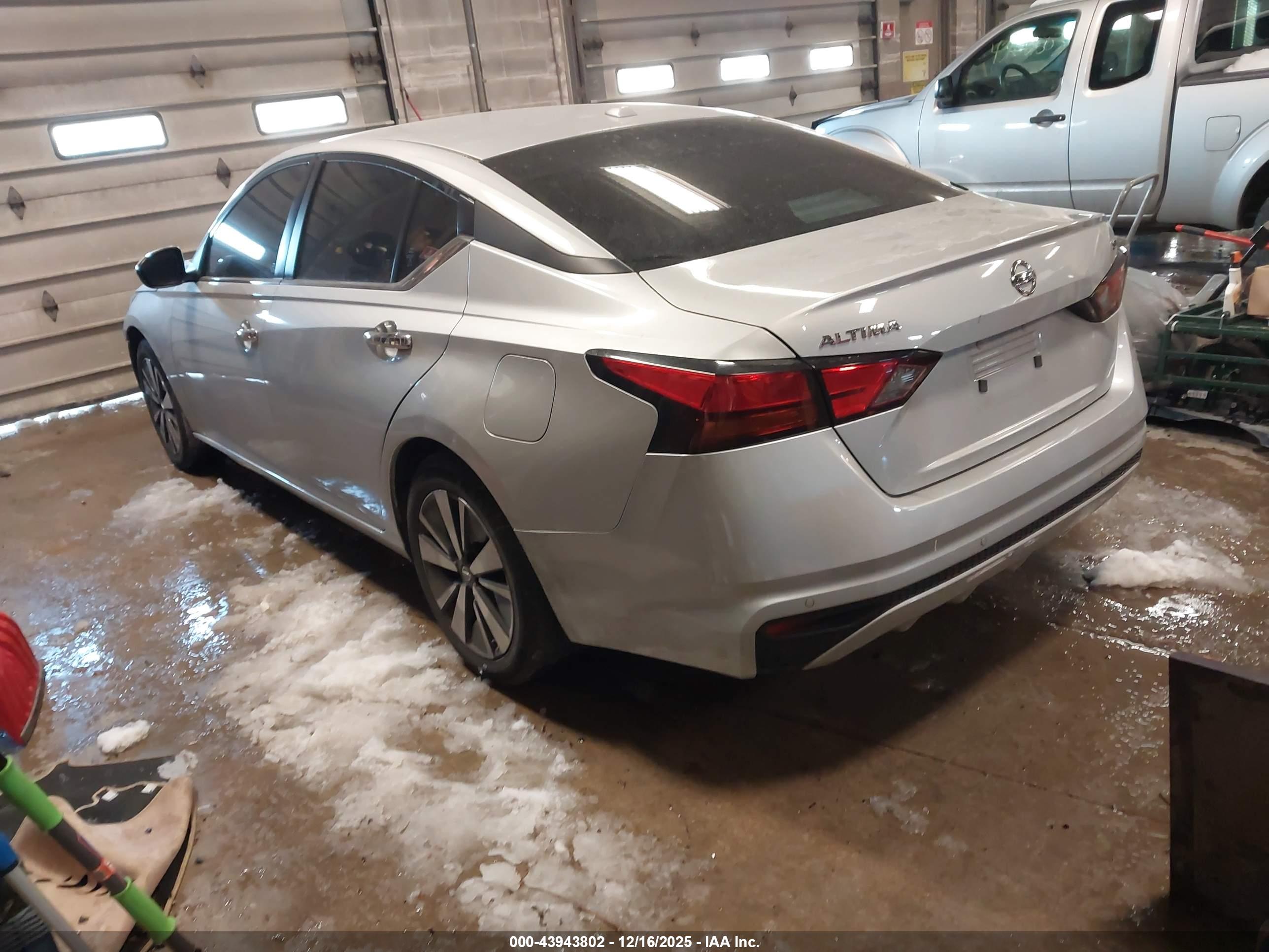 NISSAN ALTIMA image 3