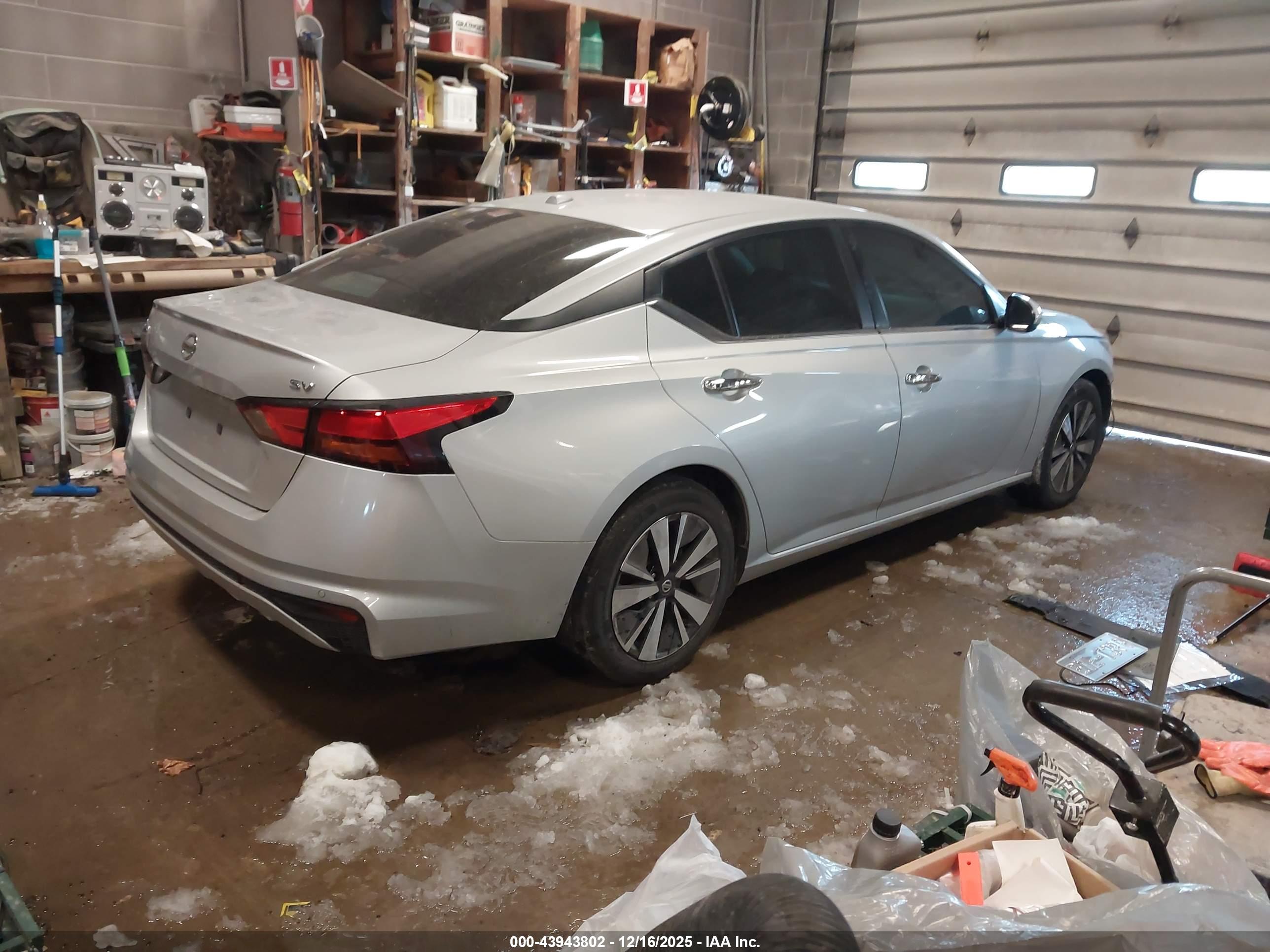 NISSAN ALTIMA image 4