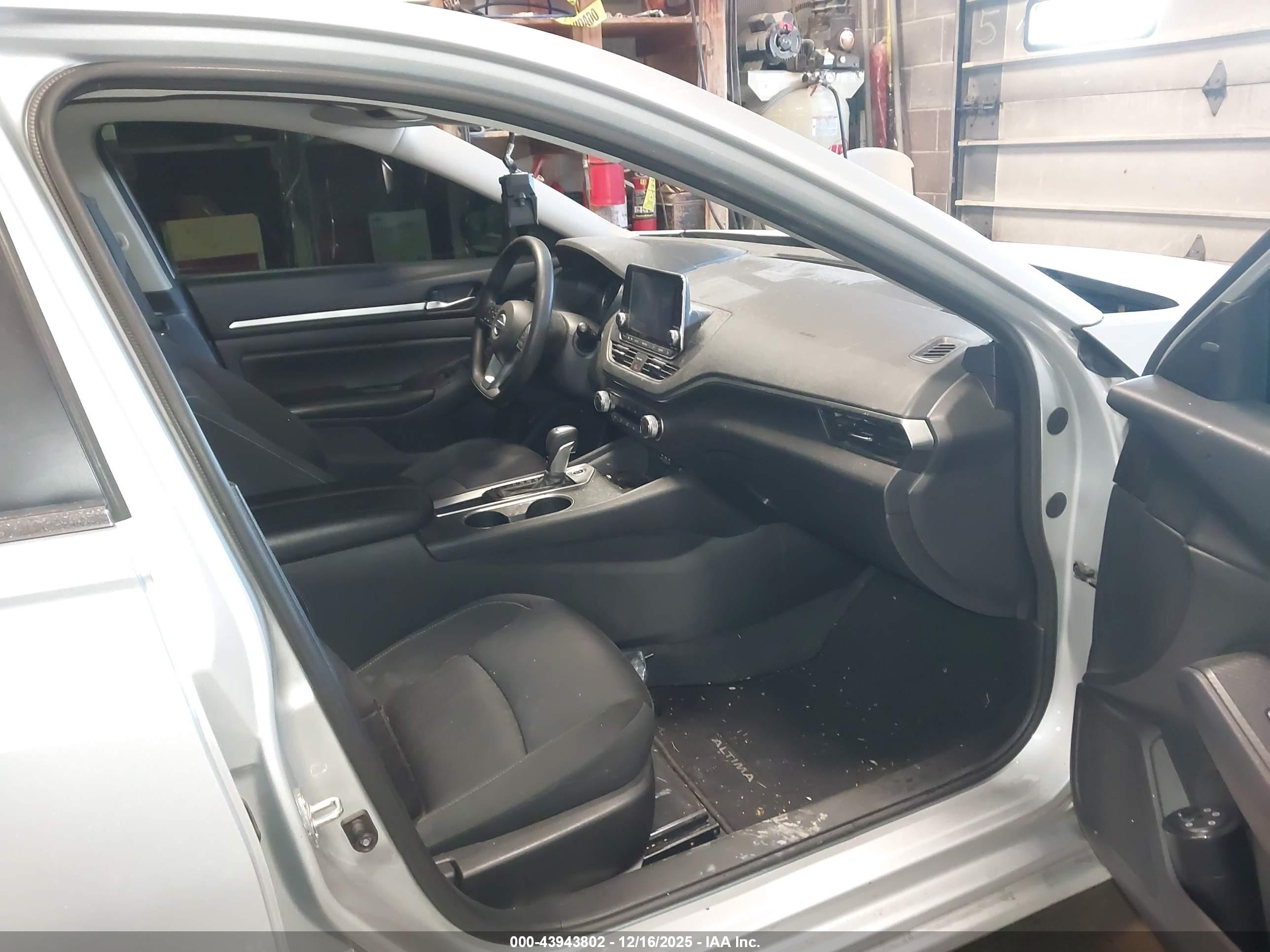 NISSAN ALTIMA image 5