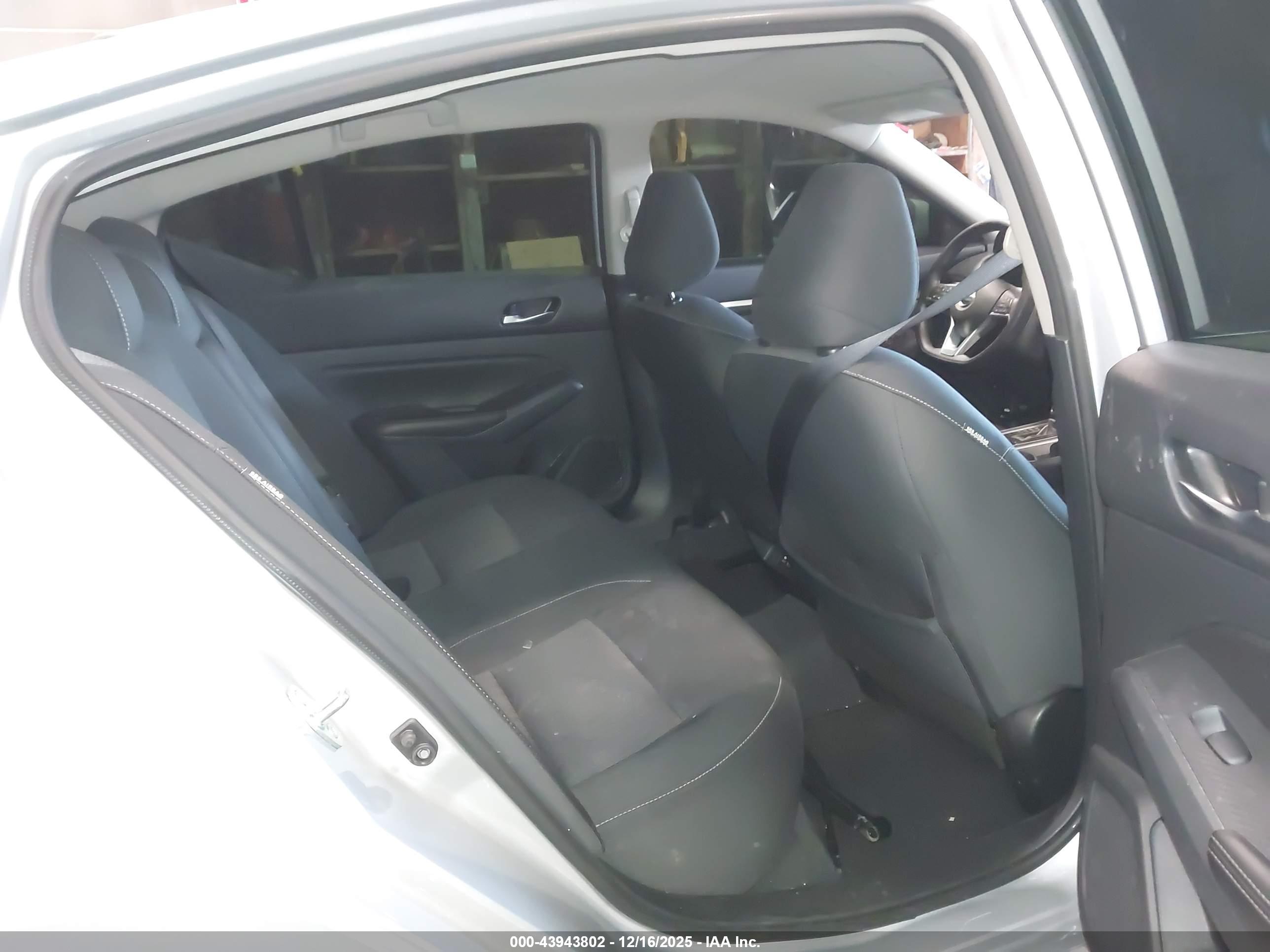 NISSAN ALTIMA image 8