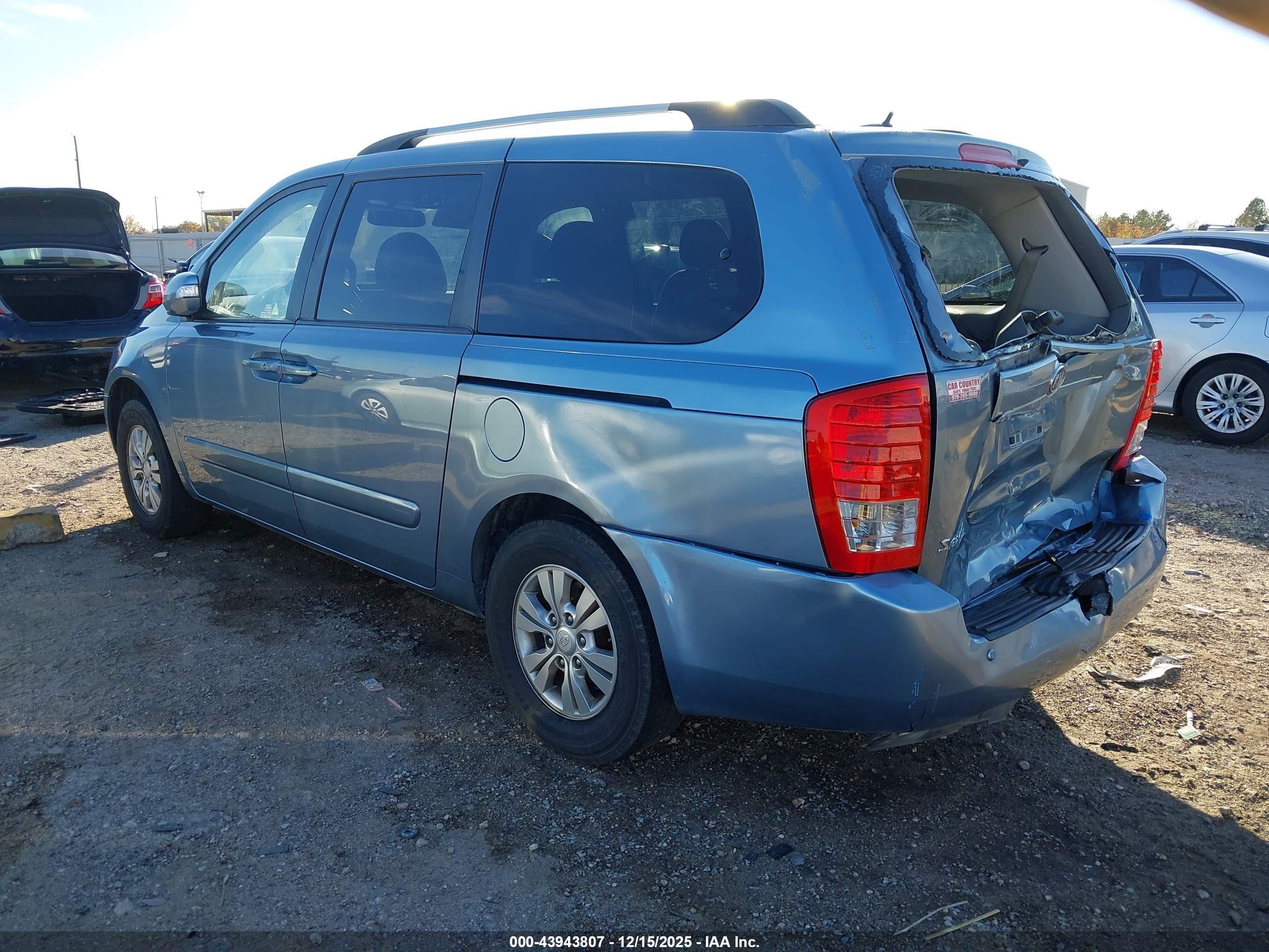 KIA SEDONA image 3