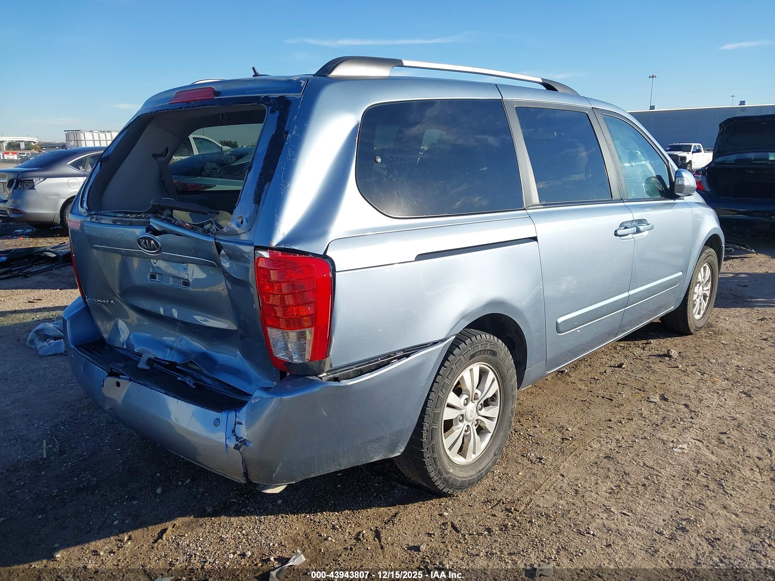 KIA SEDONA image 4
