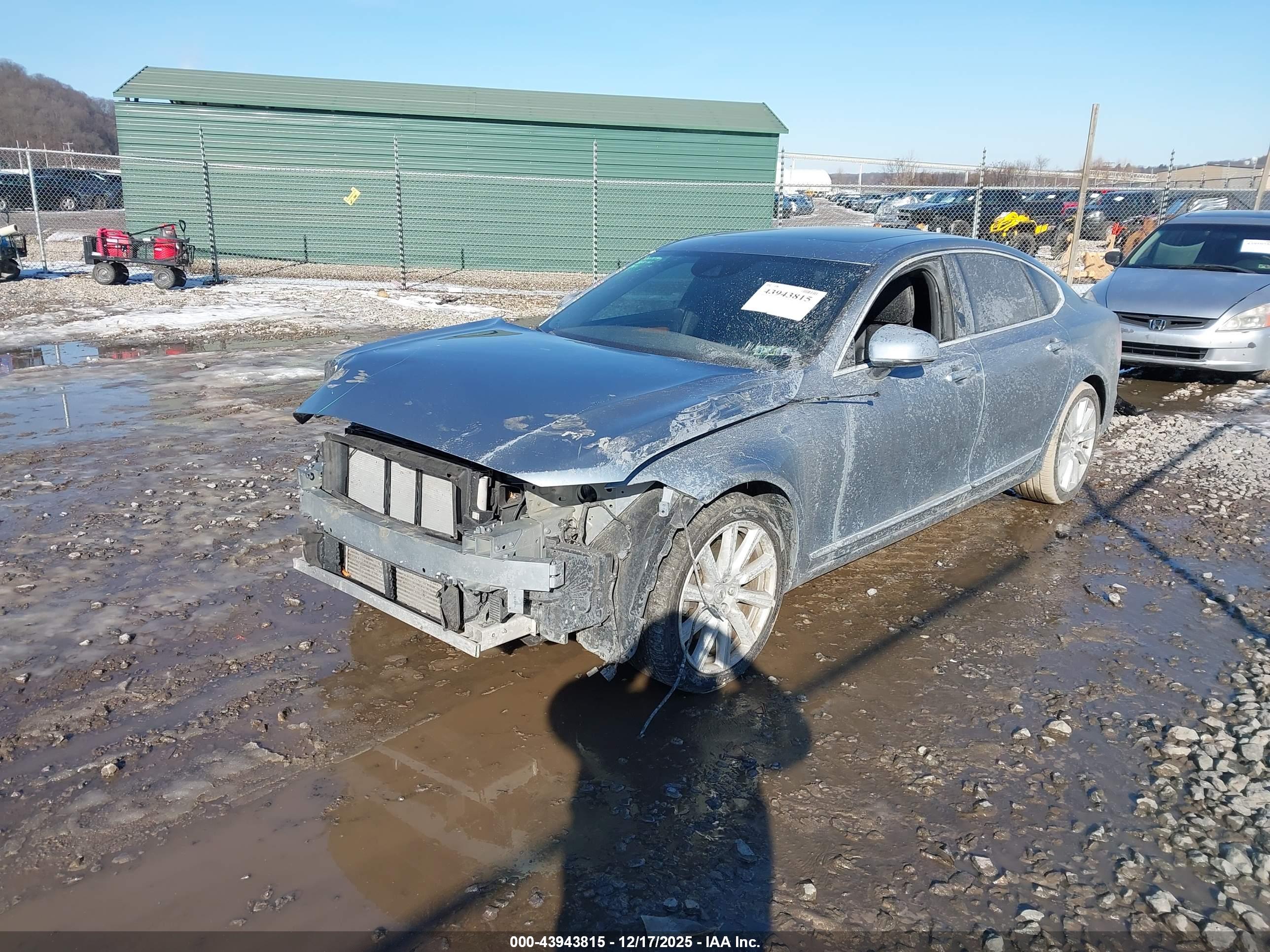 VOLVO S90 image 2
