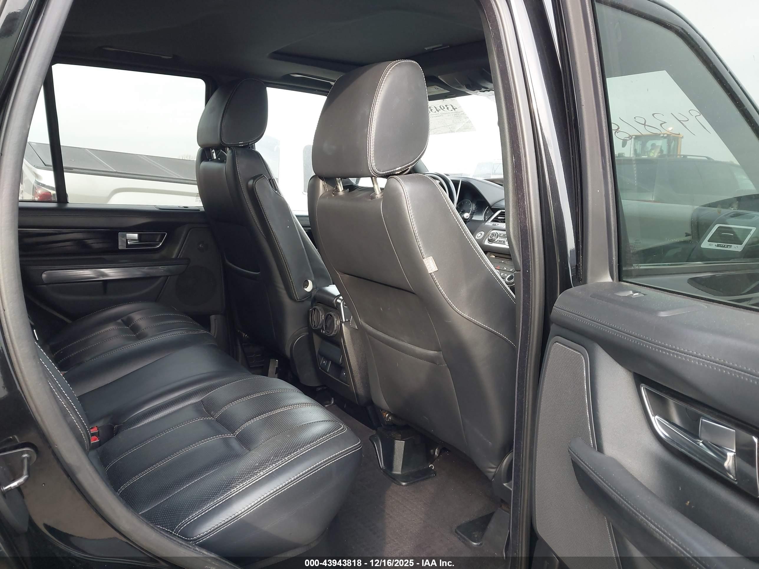 LAND ROVER image 8