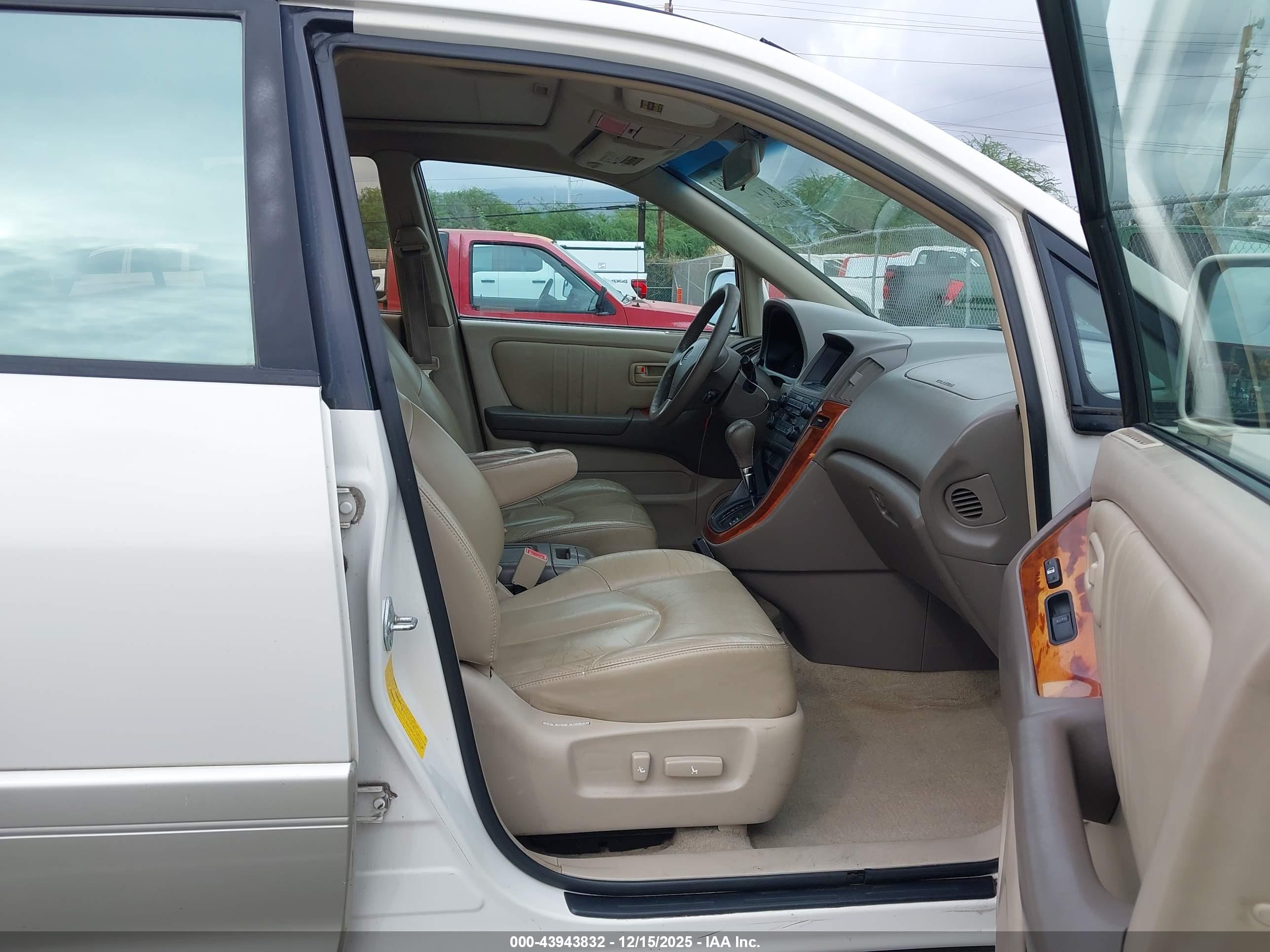 LEXUS RX image 5