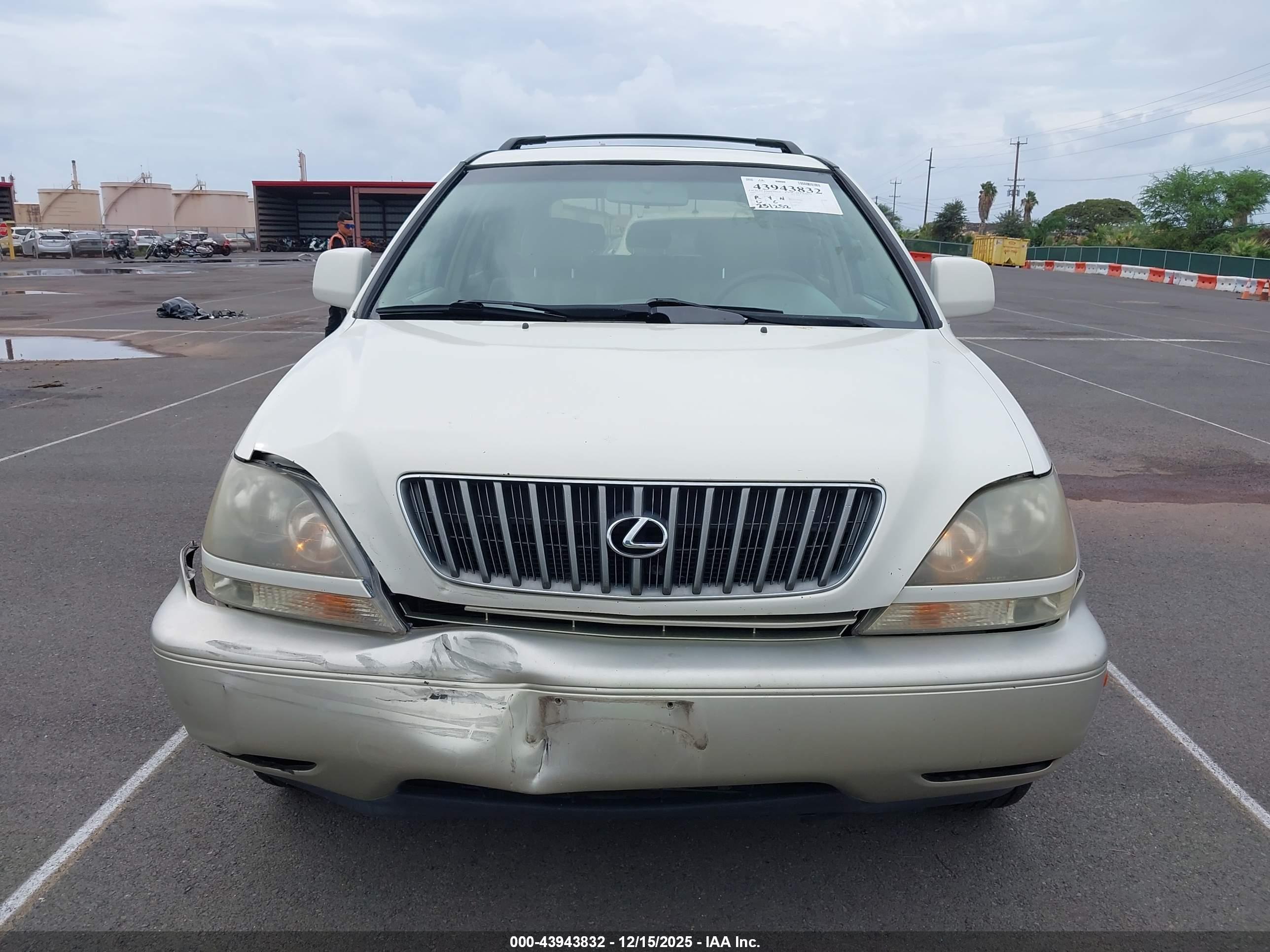 LEXUS RX image 6