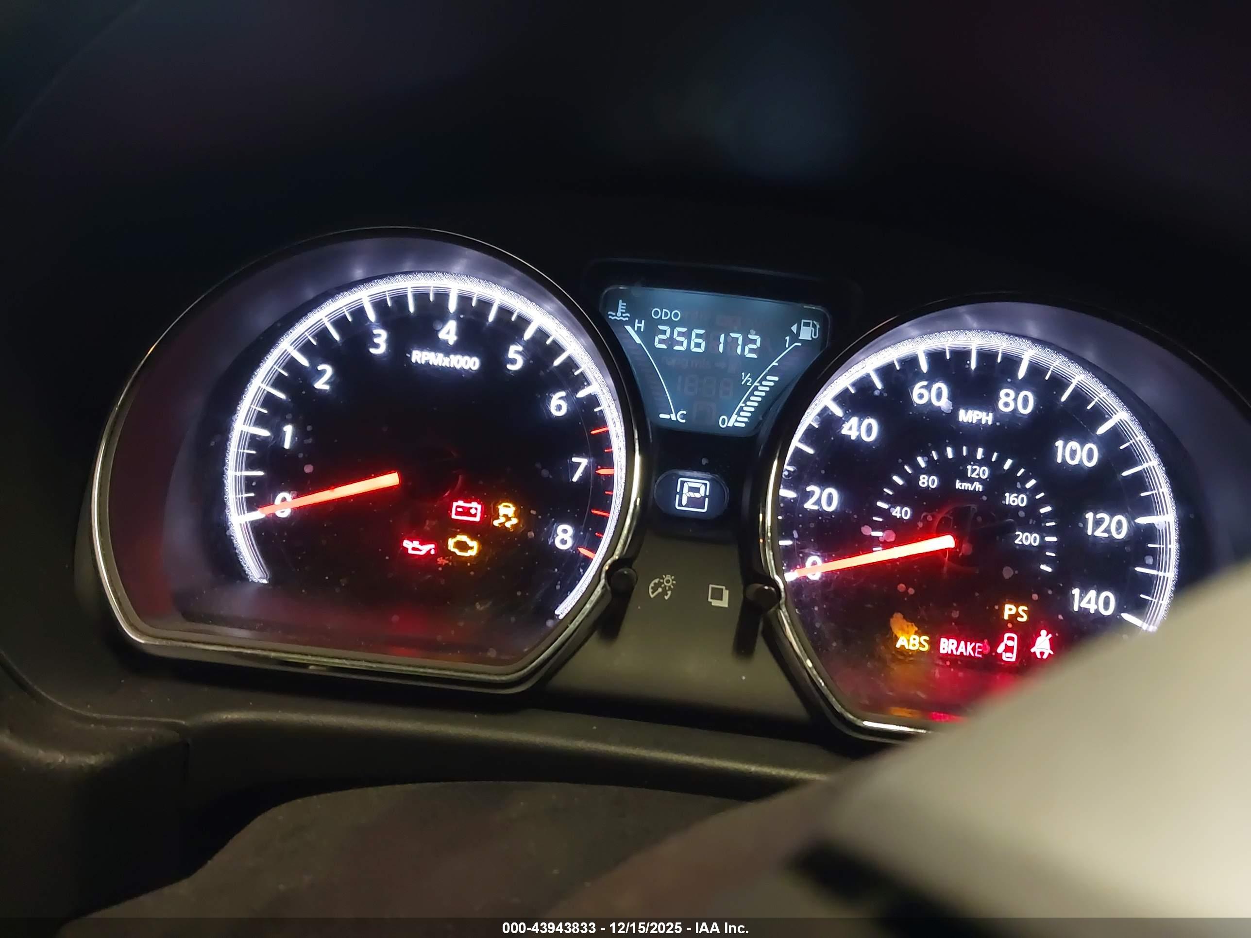 NISSAN VERSA image 7